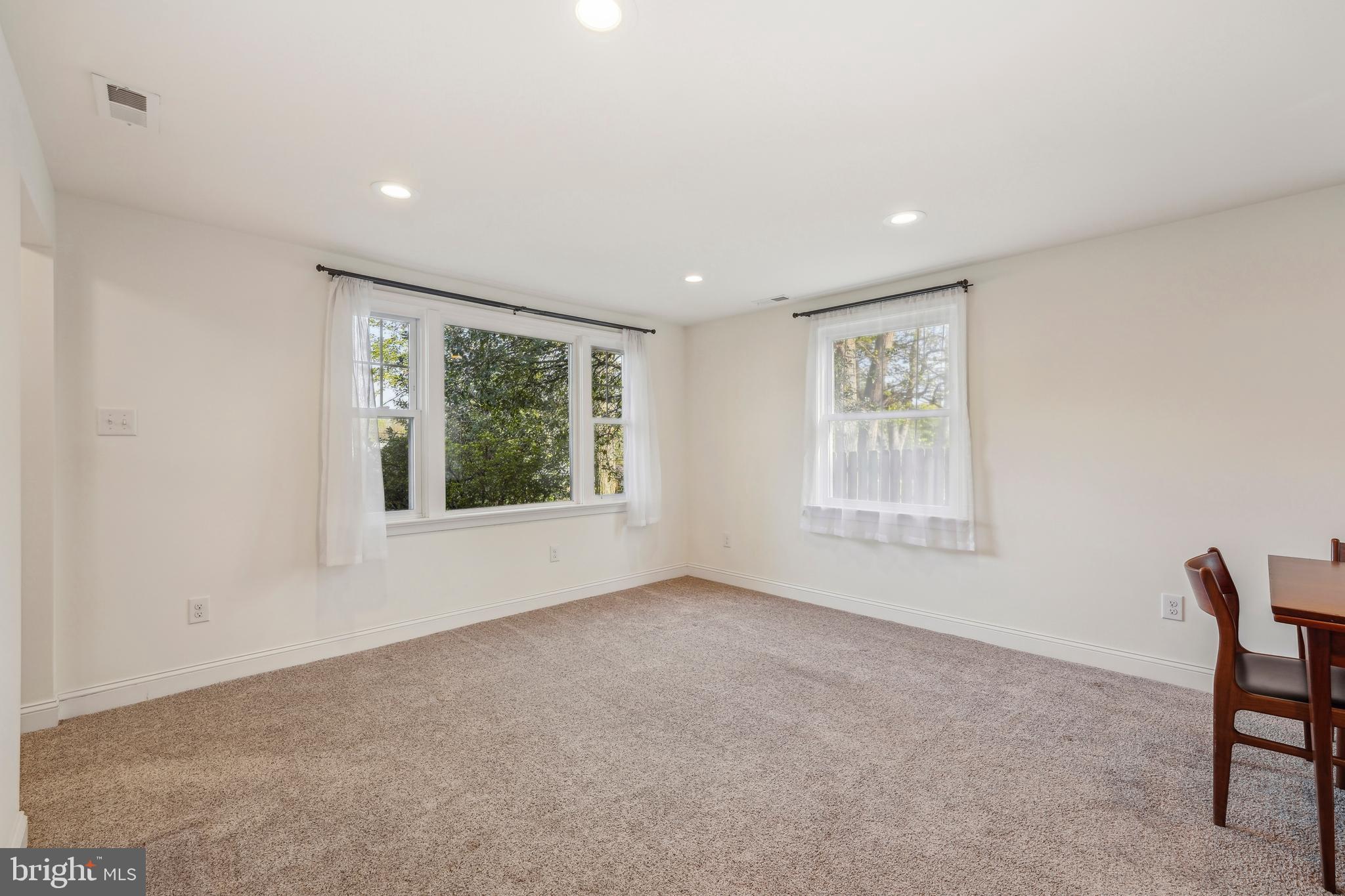 HUNTERS RUN - Residential