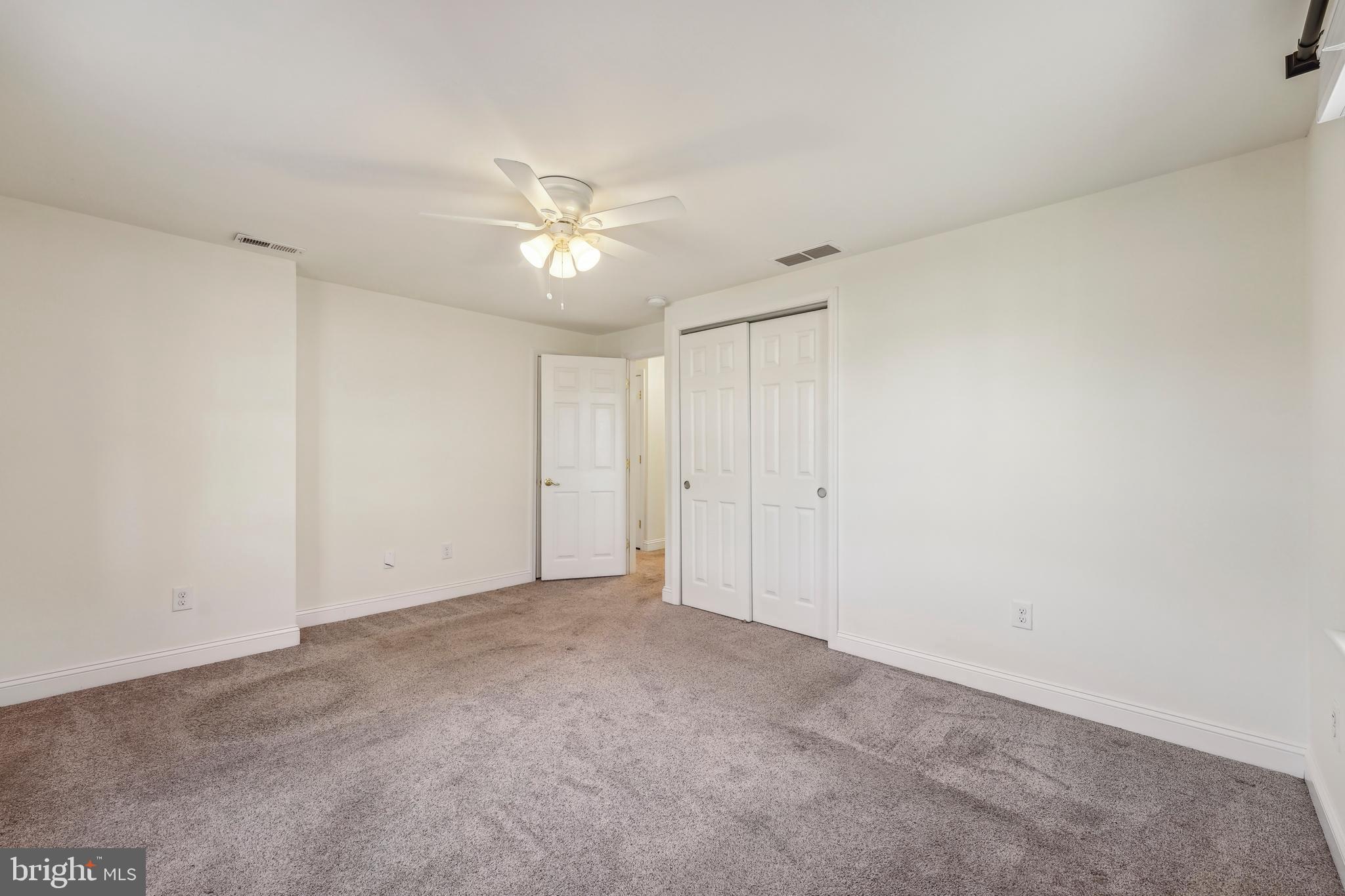 HUNTERS RUN - Residential