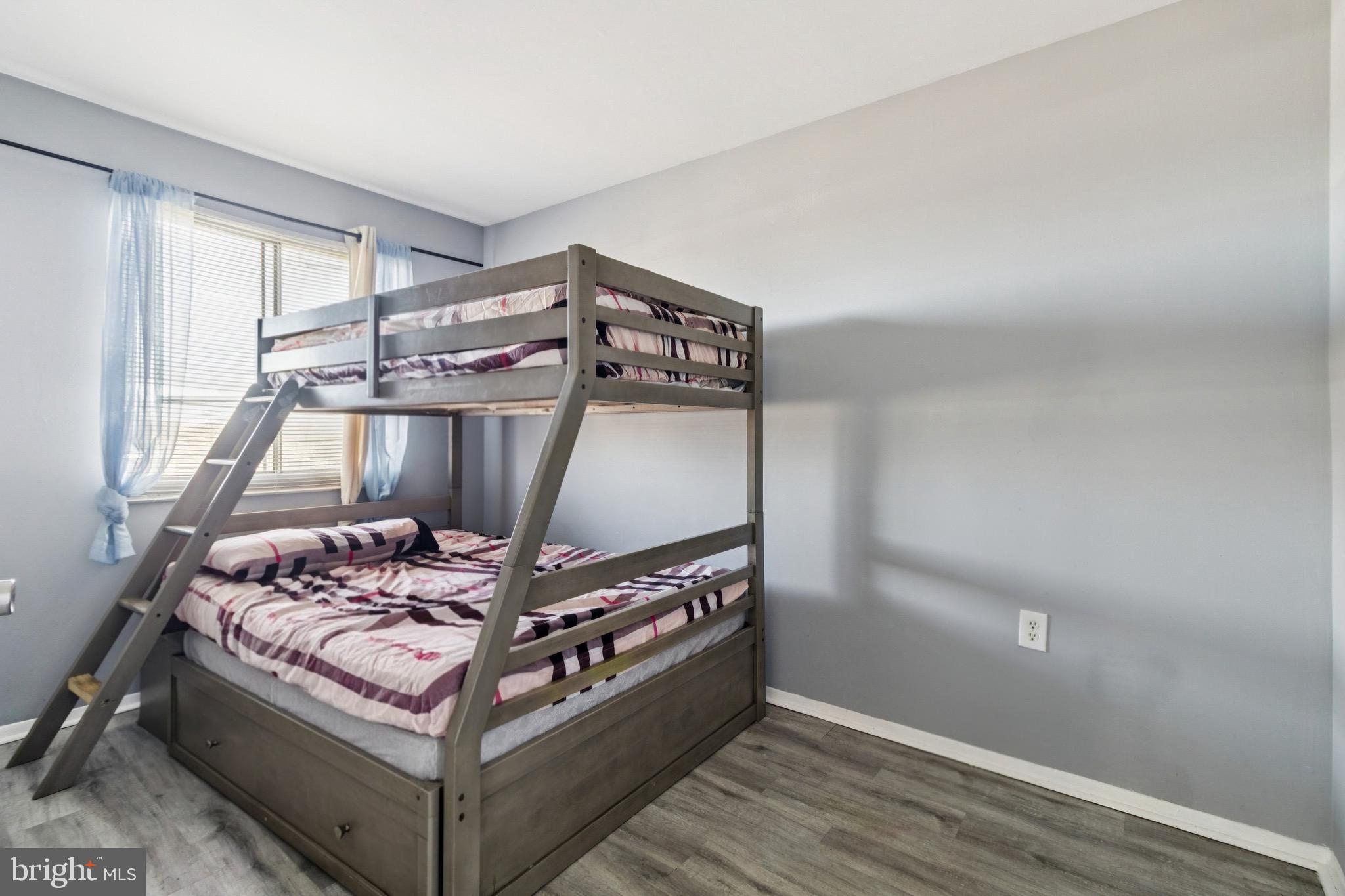 OCCOQUAN RIDGE CONDO - Residential