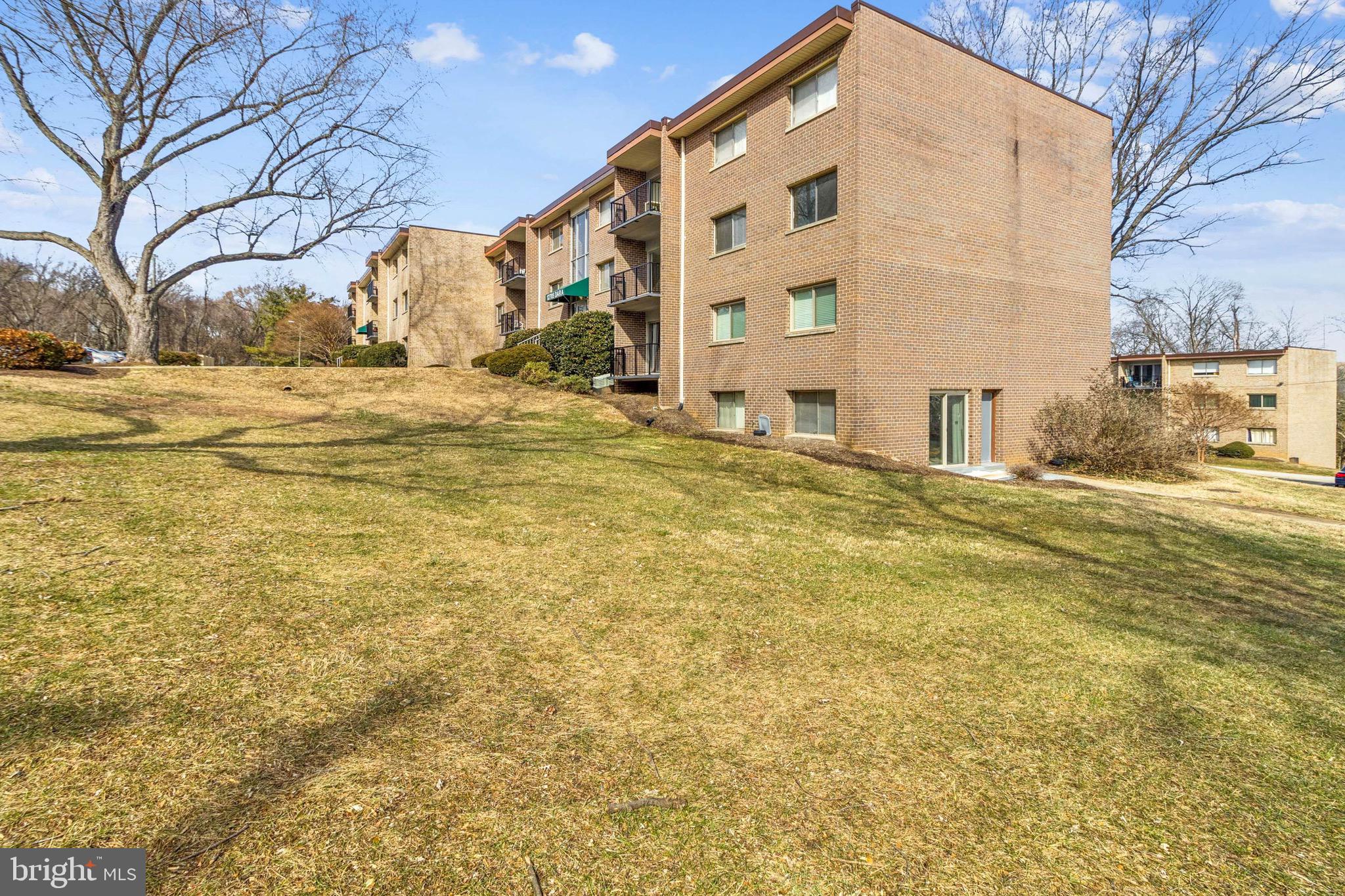 OCCOQUAN RIDGE CONDO - Residential