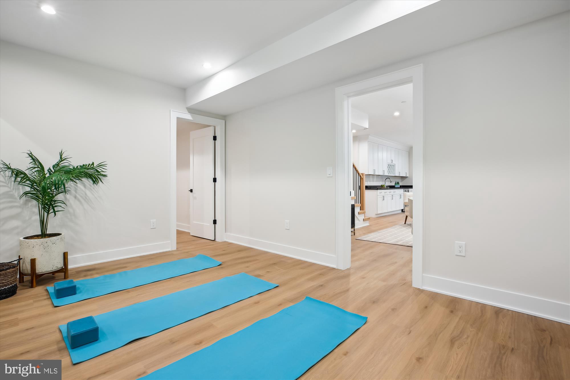 KENSINGTON HEIGHTS - Residential