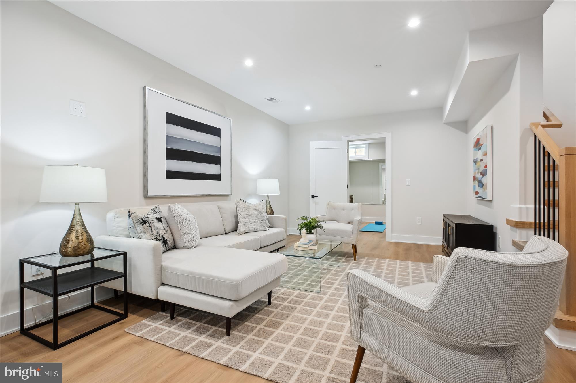 KENSINGTON HEIGHTS - Residential