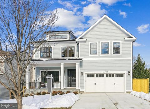 Photo of 10727 Casper Street, KENSINGTON, MD 20895 (MLS # MDMC2157644)