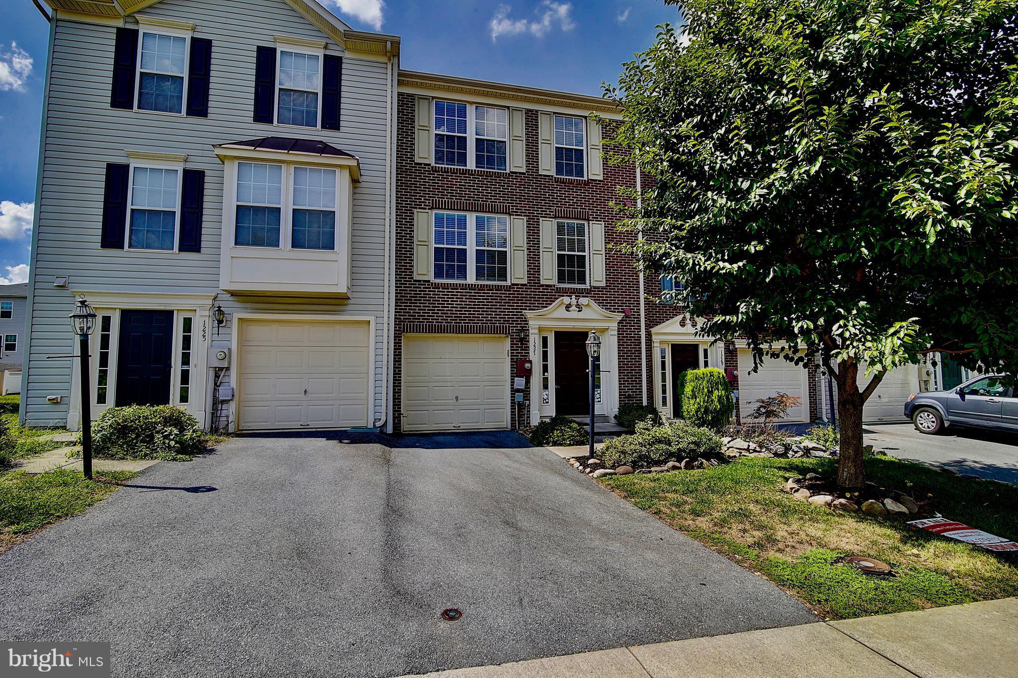 LAKELAND PLACE - Residential