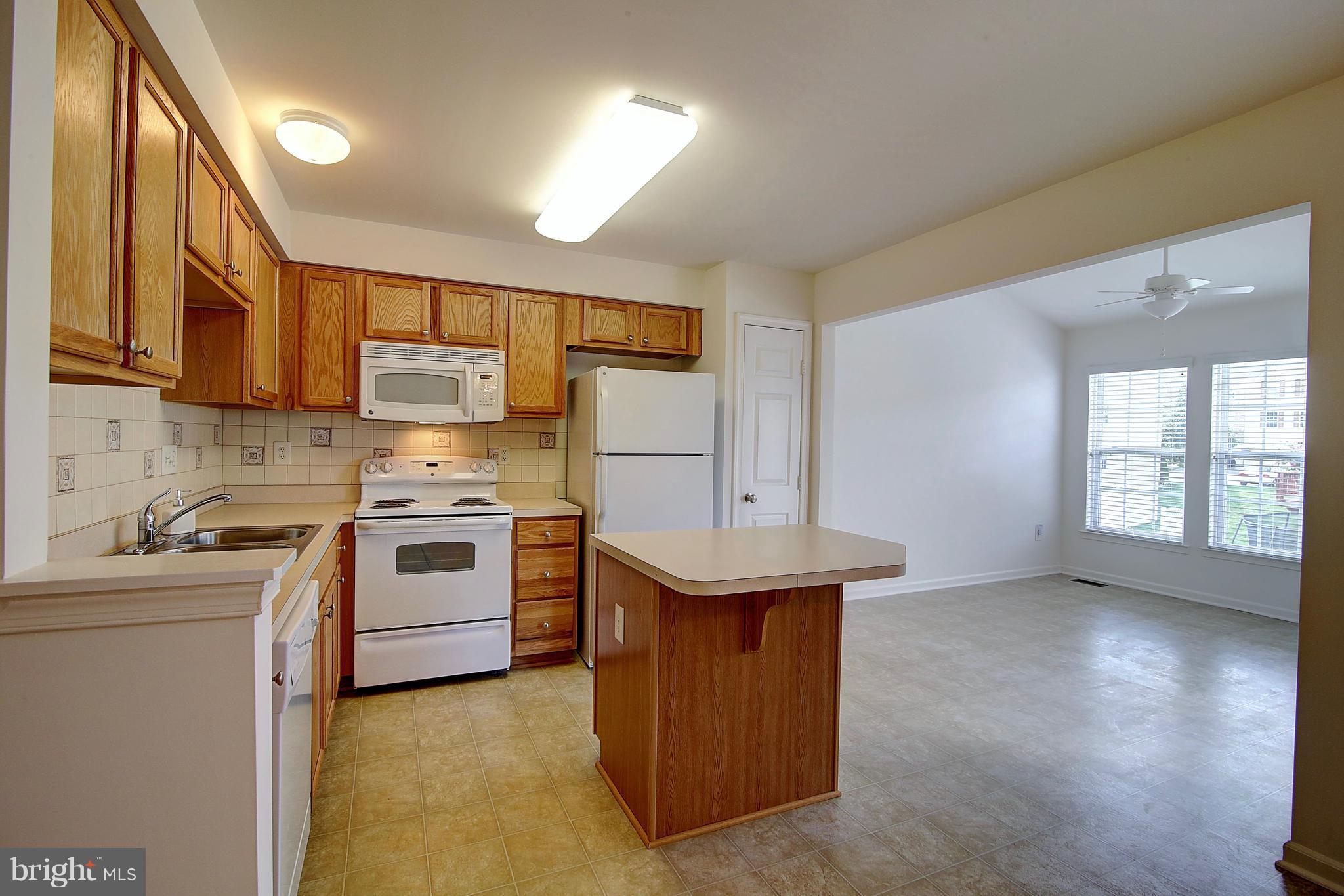 LAKELAND PLACE - Residential