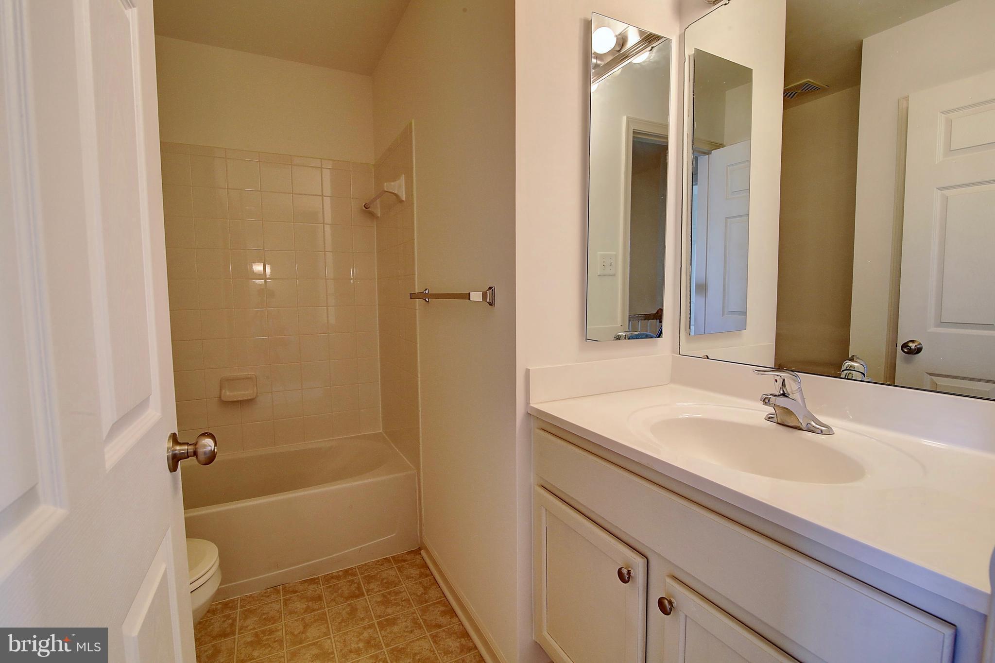 LAKELAND PLACE - Residential