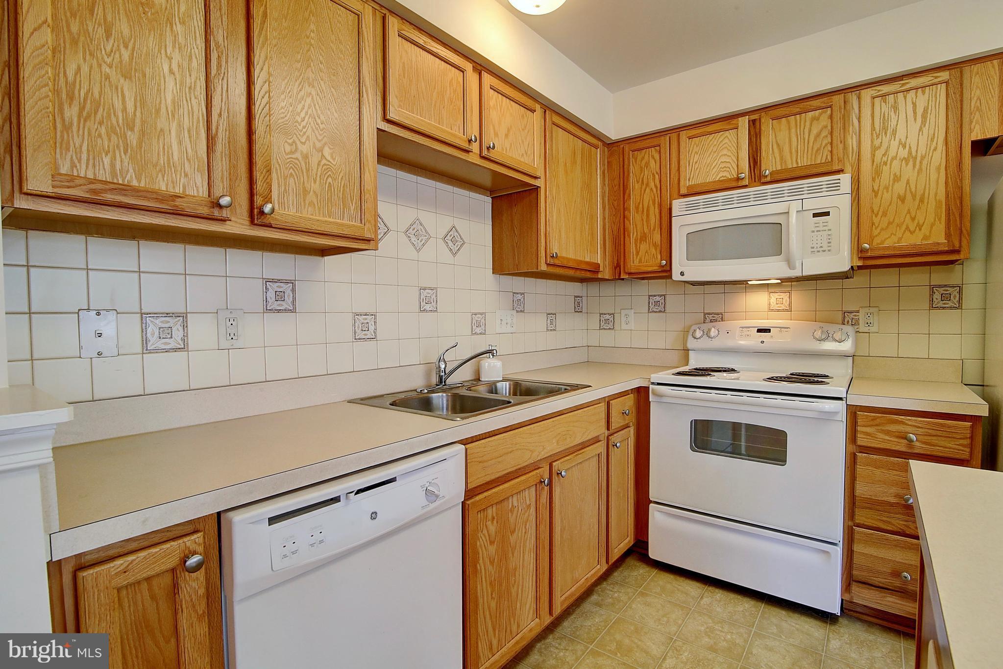 LAKELAND PLACE - Residential