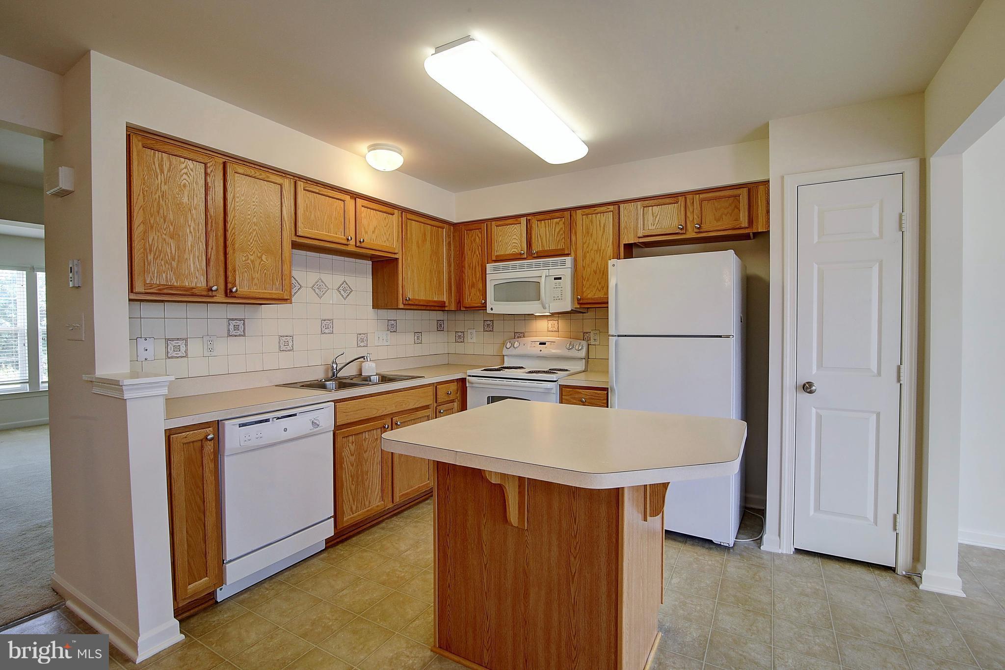 LAKELAND PLACE - Residential