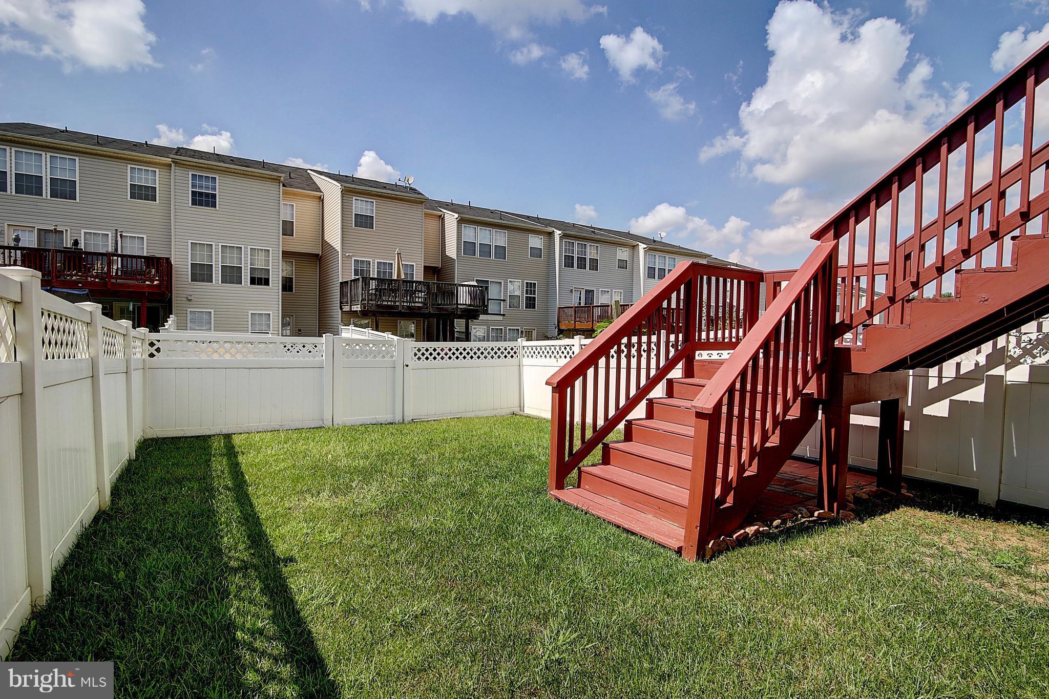 LAKELAND PLACE - Residential