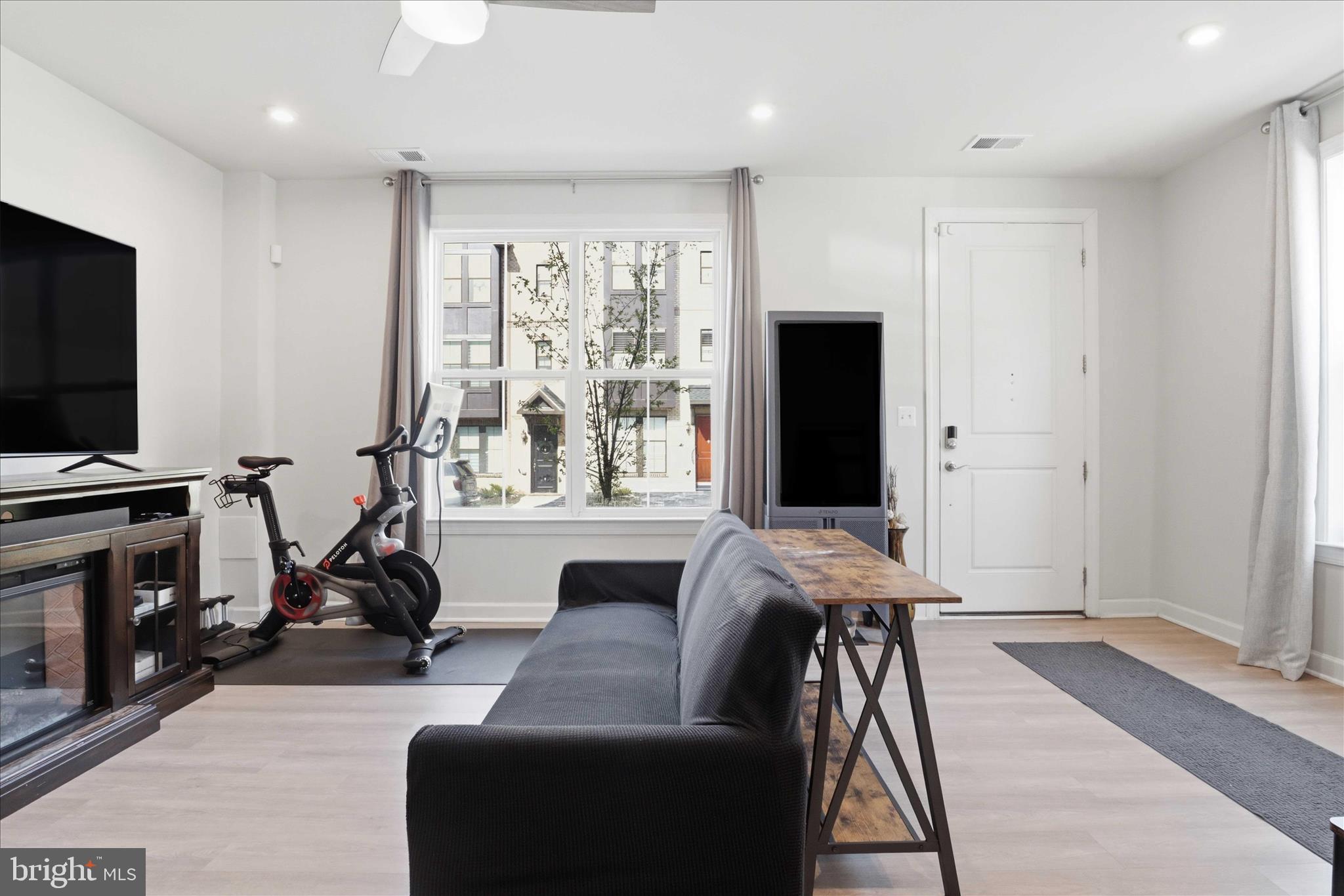 NORTH HILL - Residential