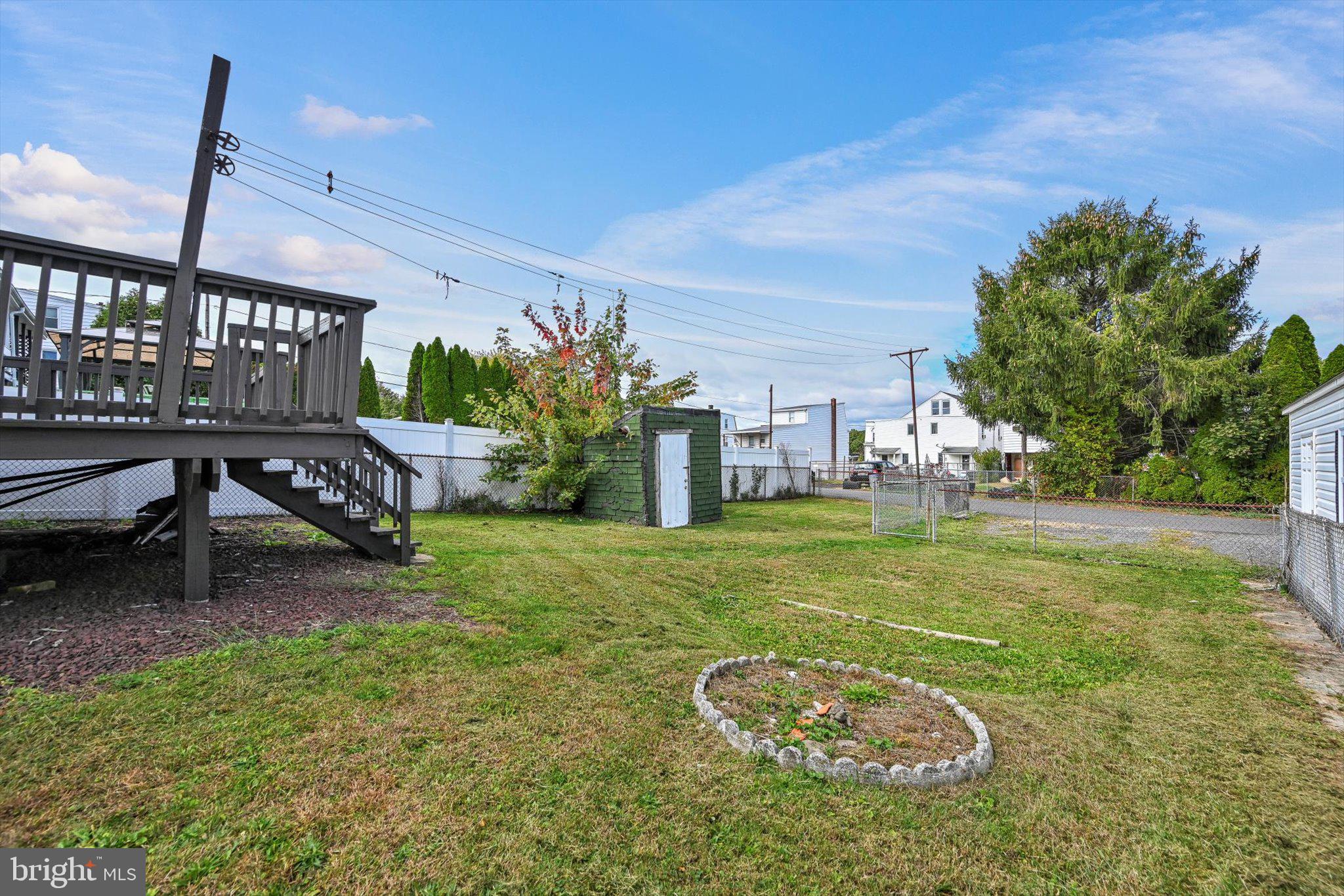 NEW MINERSVILLE - Residential