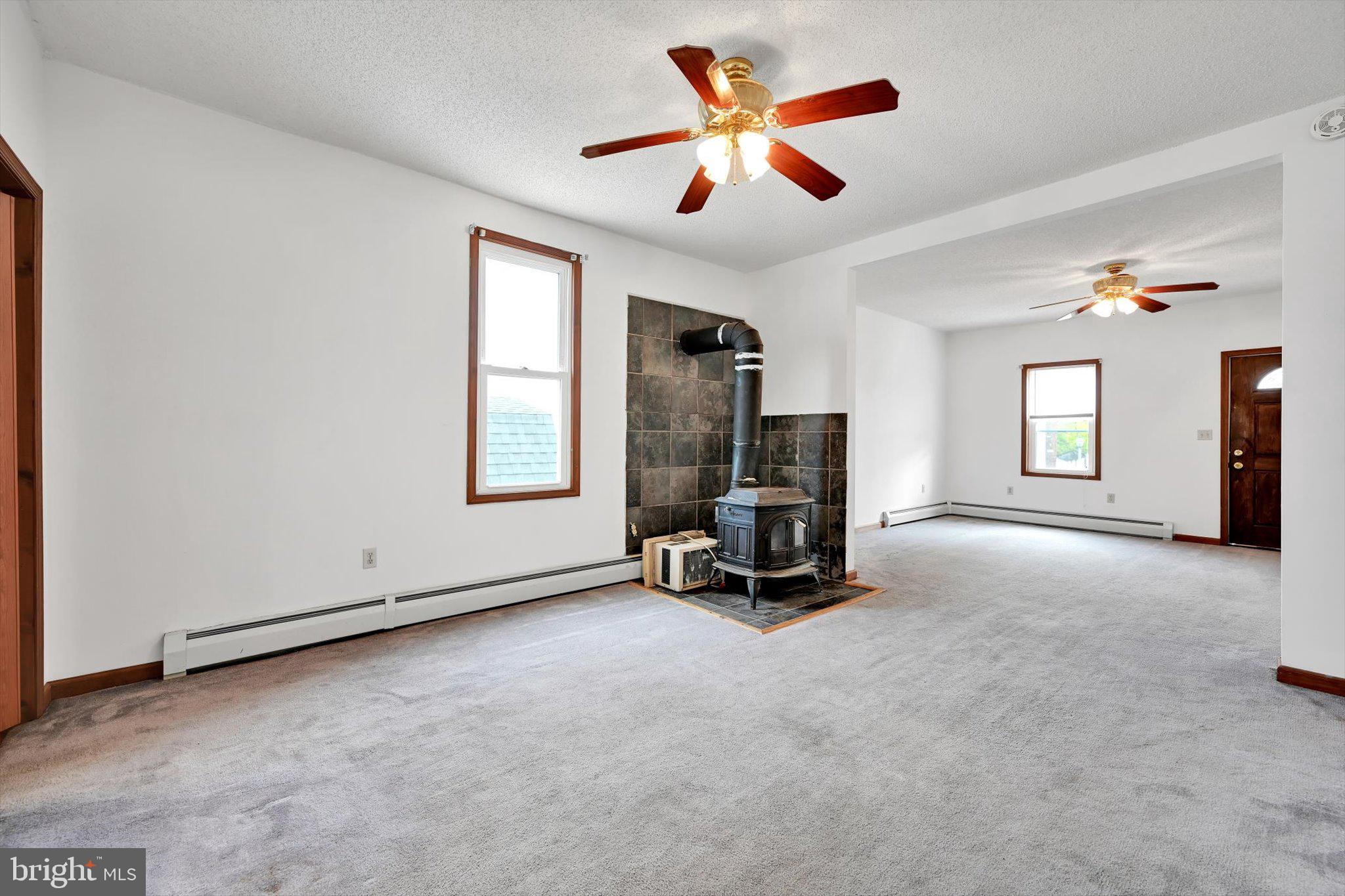 NEW MINERSVILLE - Residential