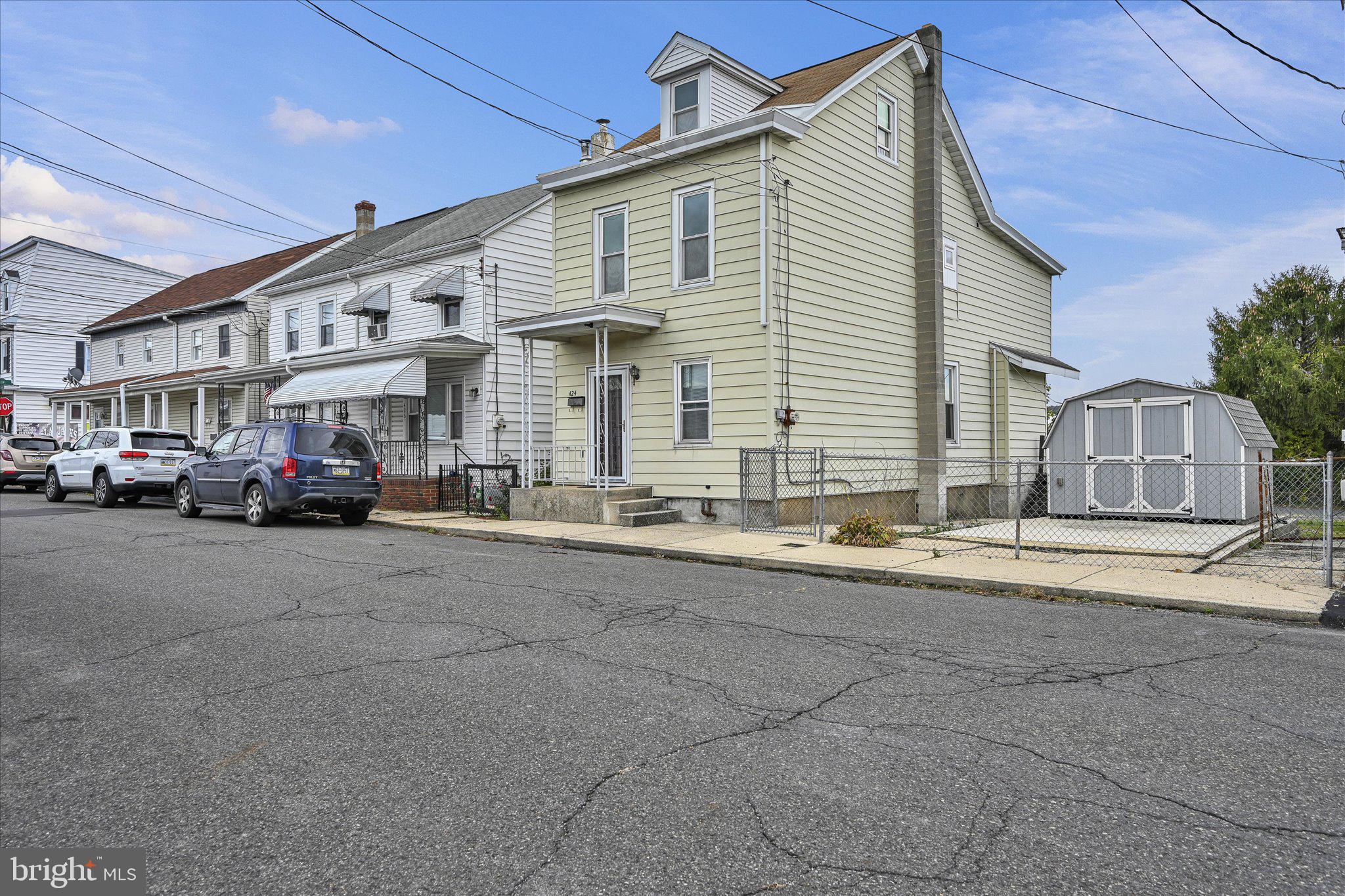 NEW MINERSVILLE - Residential