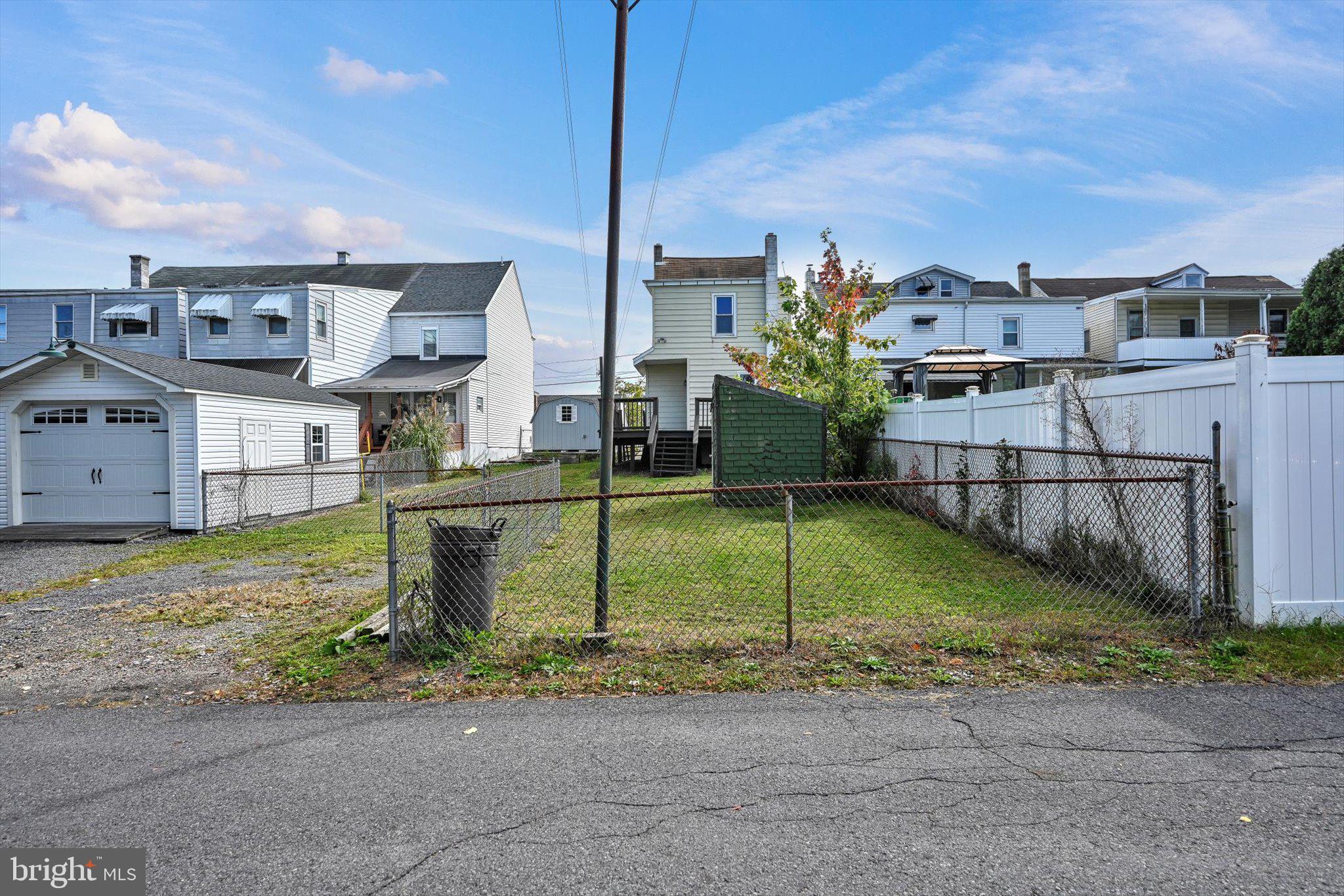 NEW MINERSVILLE - Residential