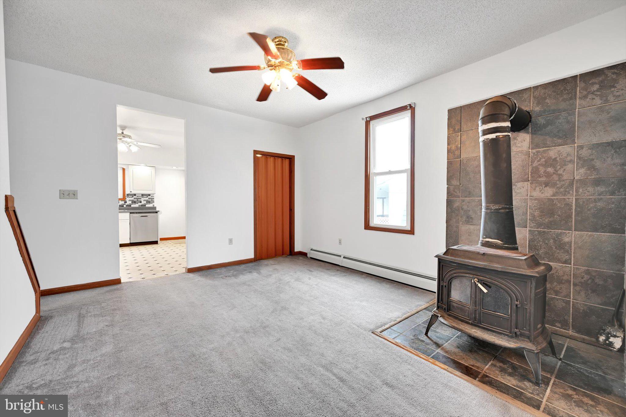 NEW MINERSVILLE - Residential