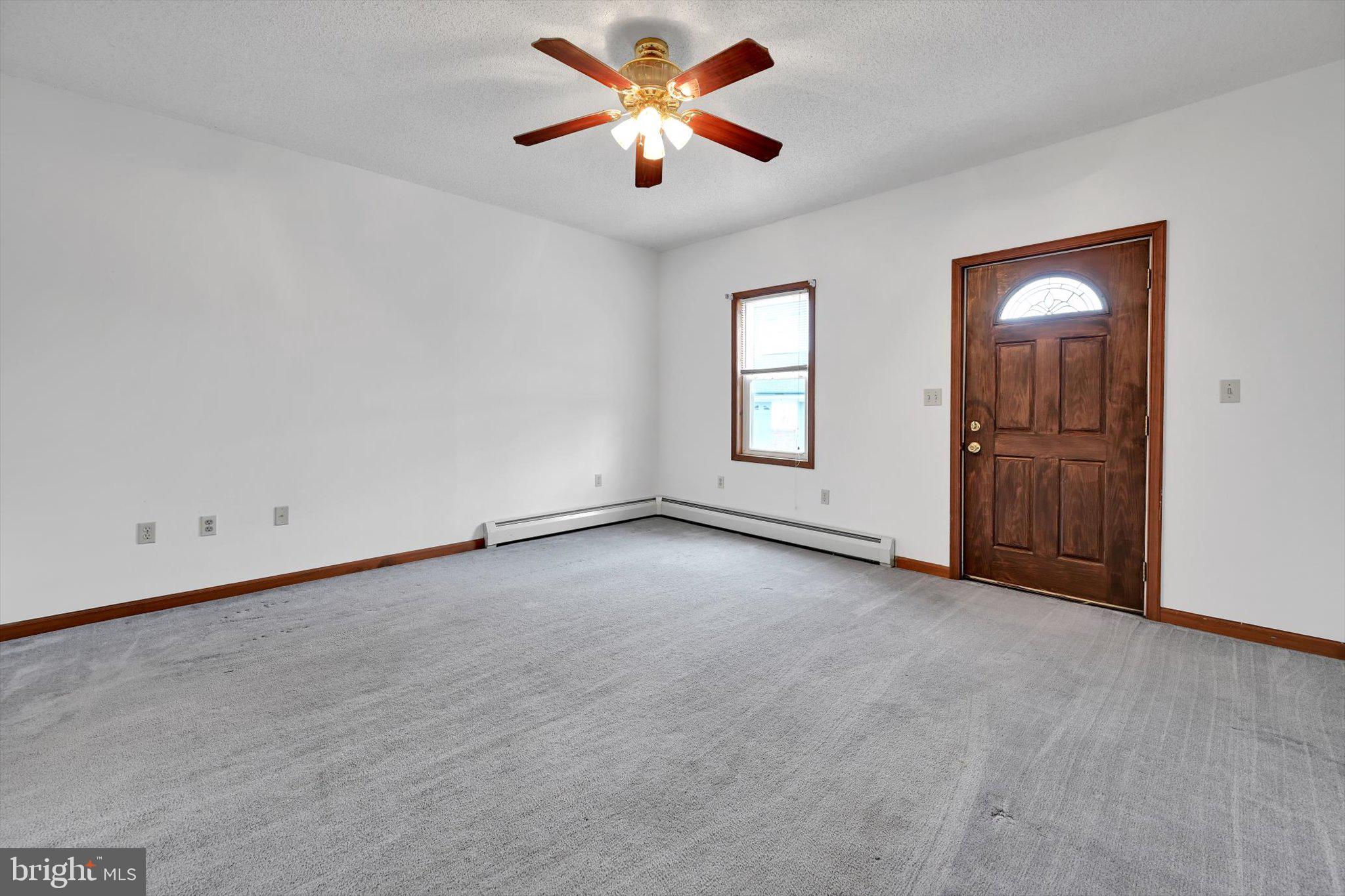 NEW MINERSVILLE - Residential