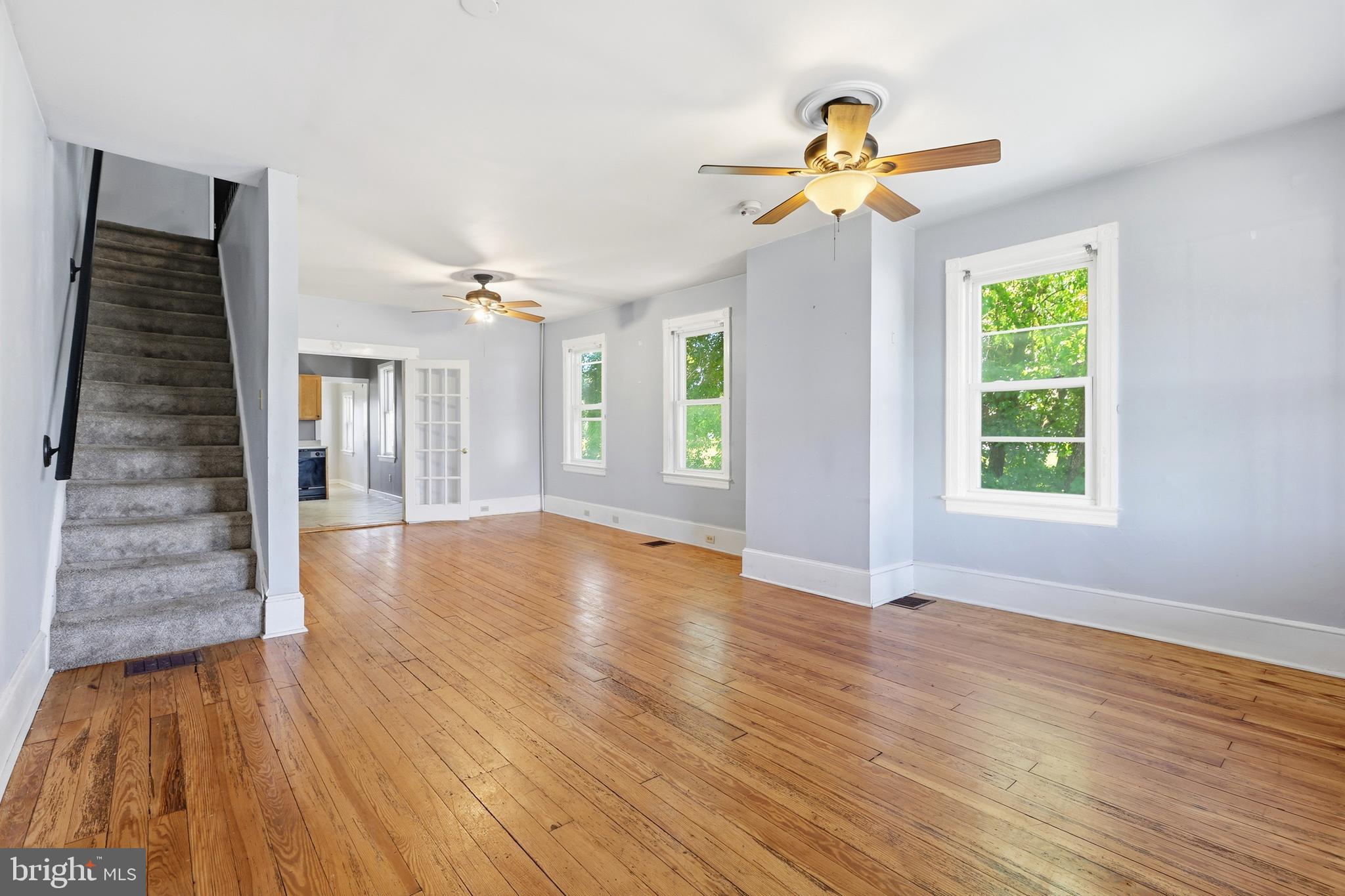 910 COLUMBUS ROAD