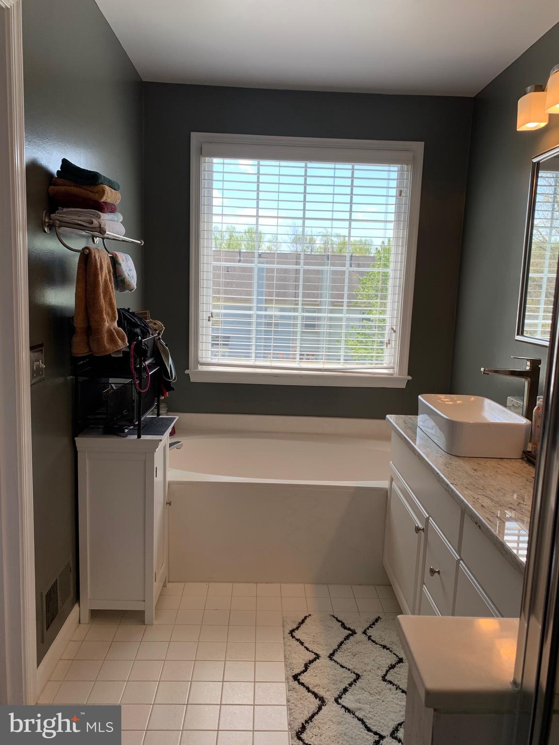 CASCADES - Residential Lease