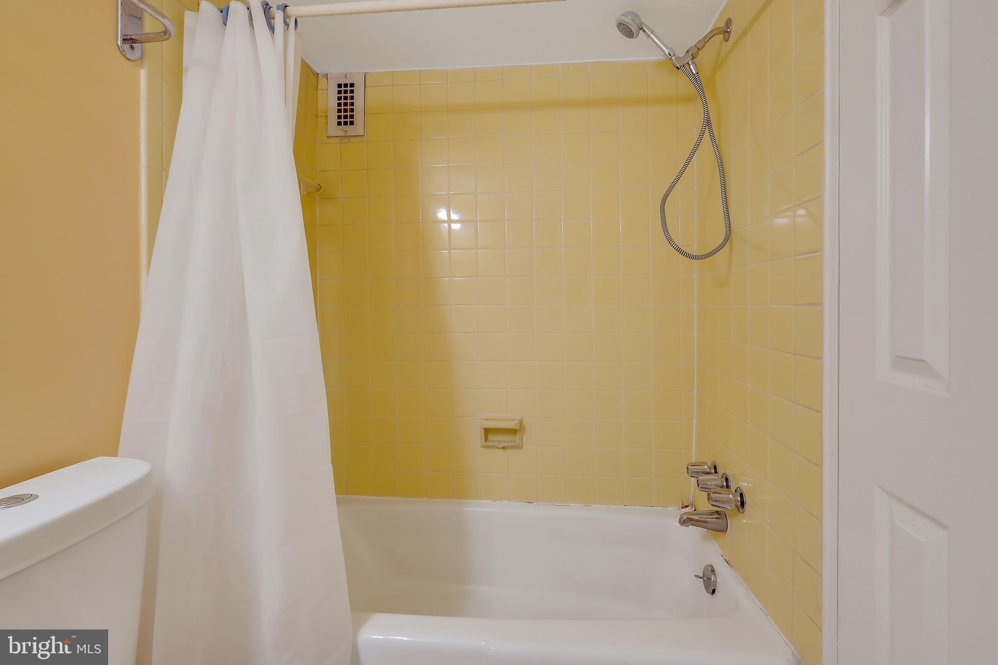 THE CARLTON - Residential