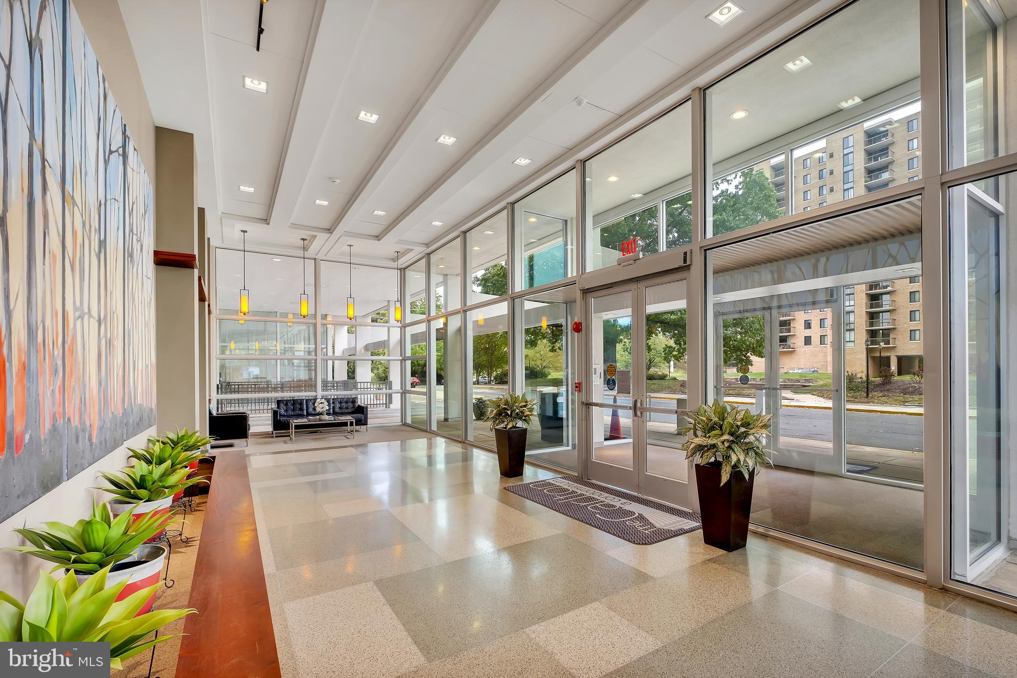 THE CARLTON - Residential