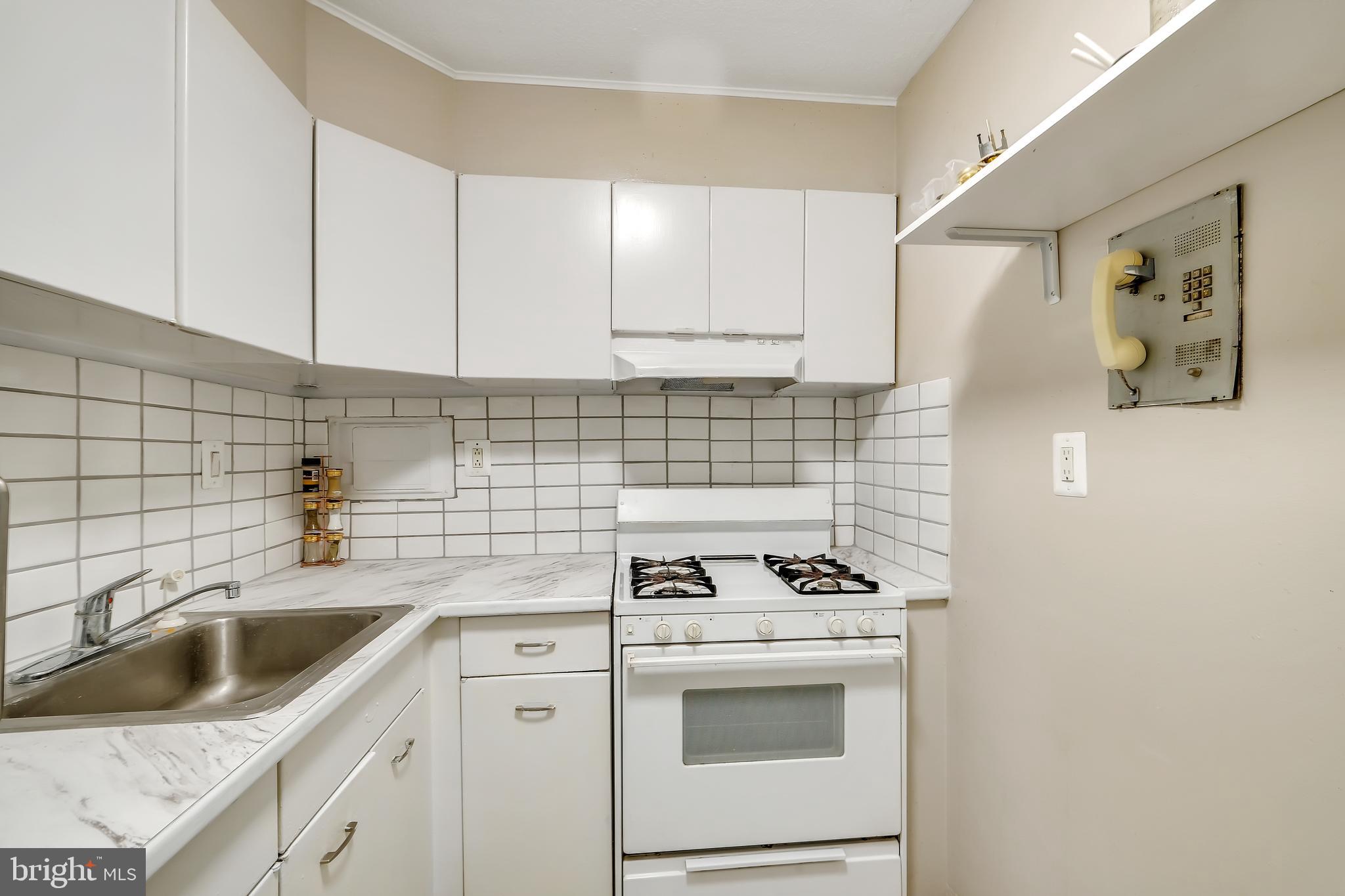 THE CARLTON - Residential