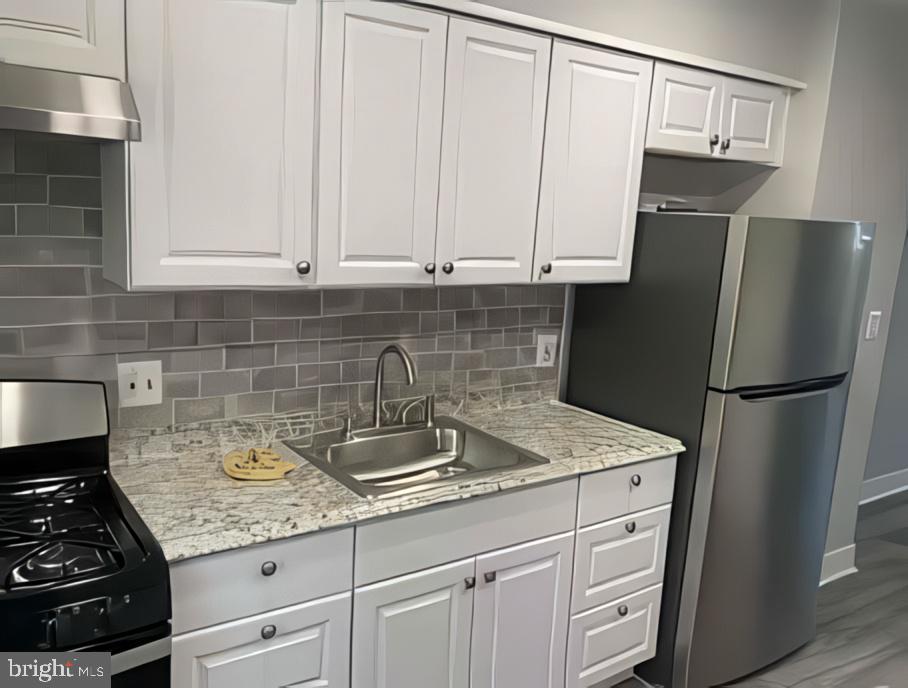 SANDTOWN-WINCHESTER - Residential