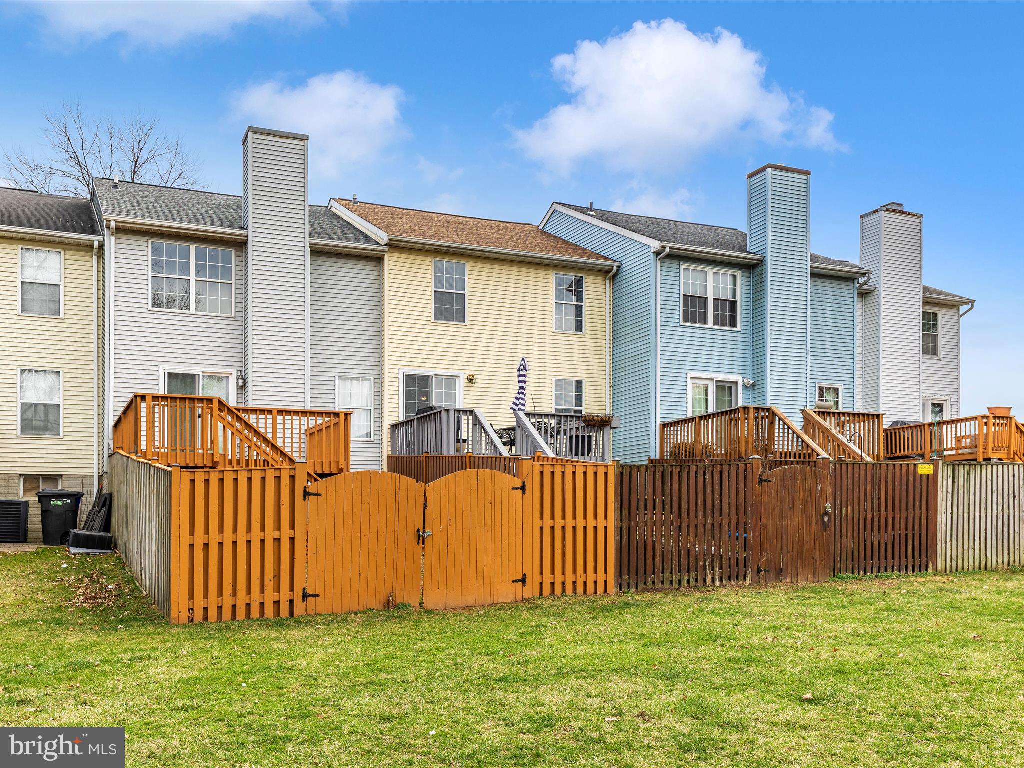 ROBIN MEADOWS - Residential