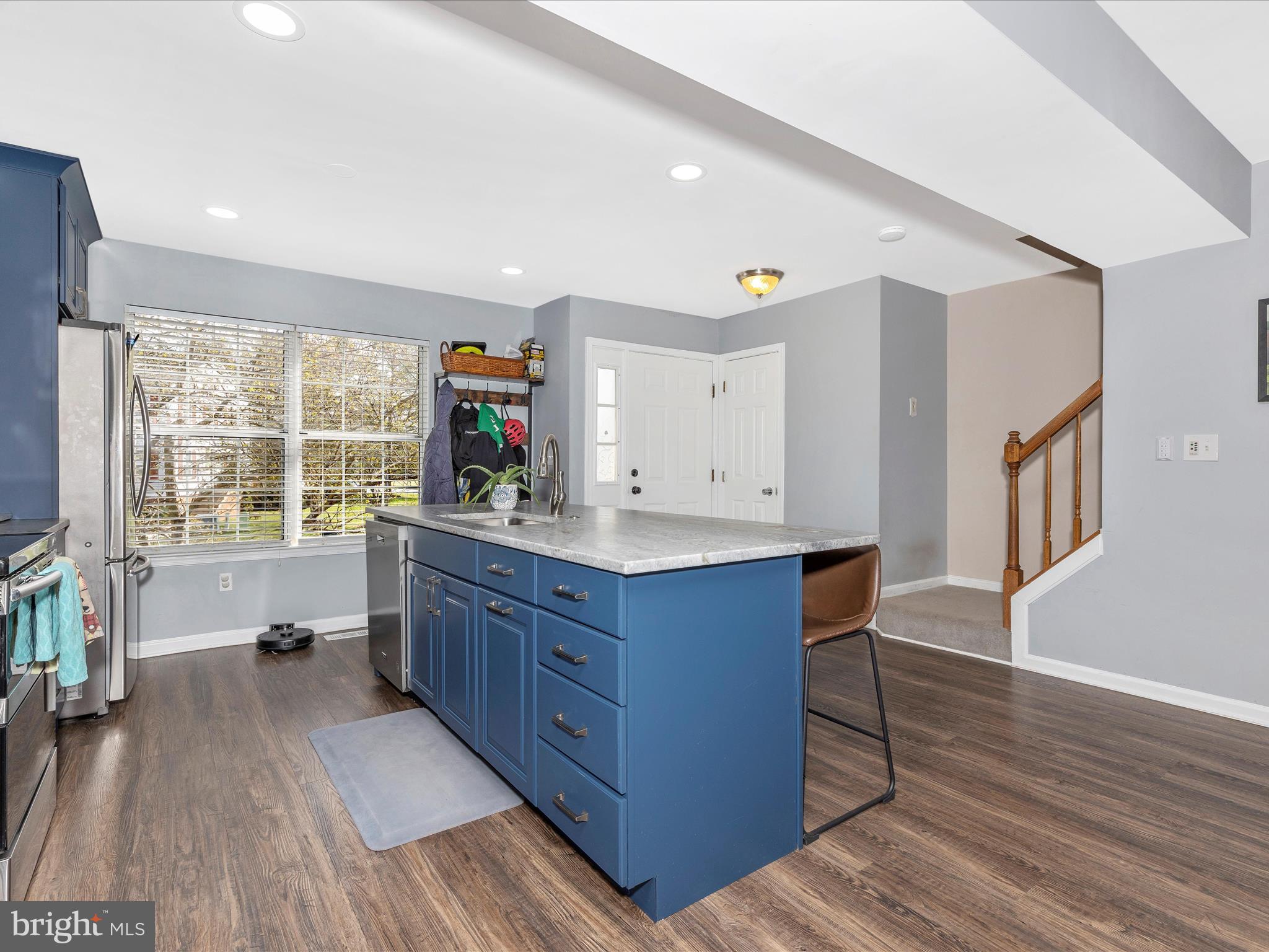 ROBIN MEADOWS - Residential