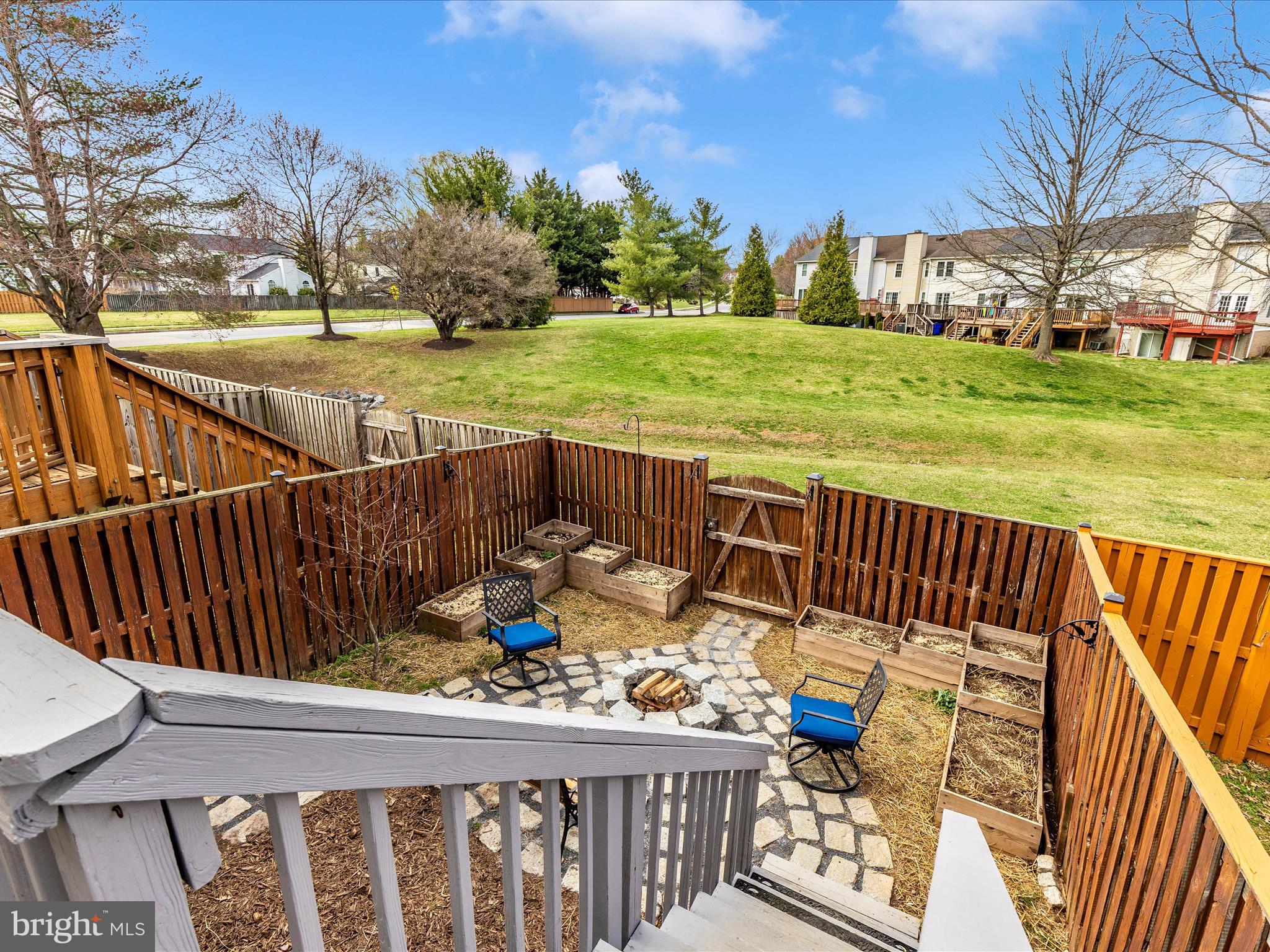 ROBIN MEADOWS - Residential