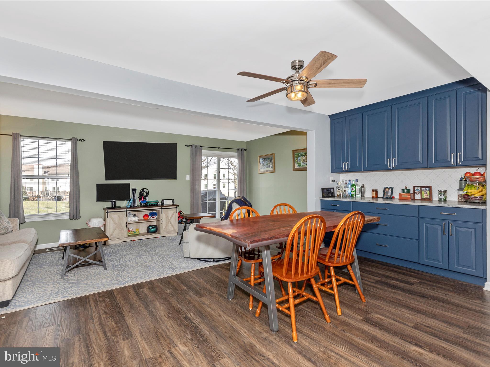 ROBIN MEADOWS - Residential