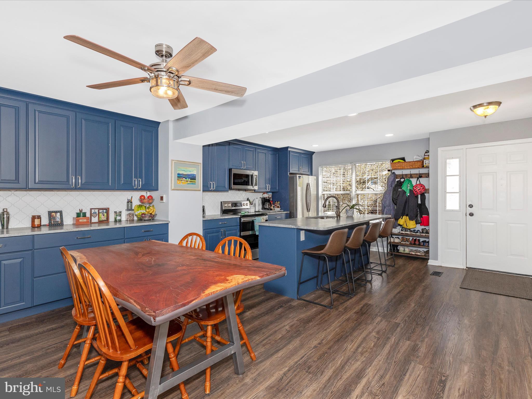 ROBIN MEADOWS - Residential