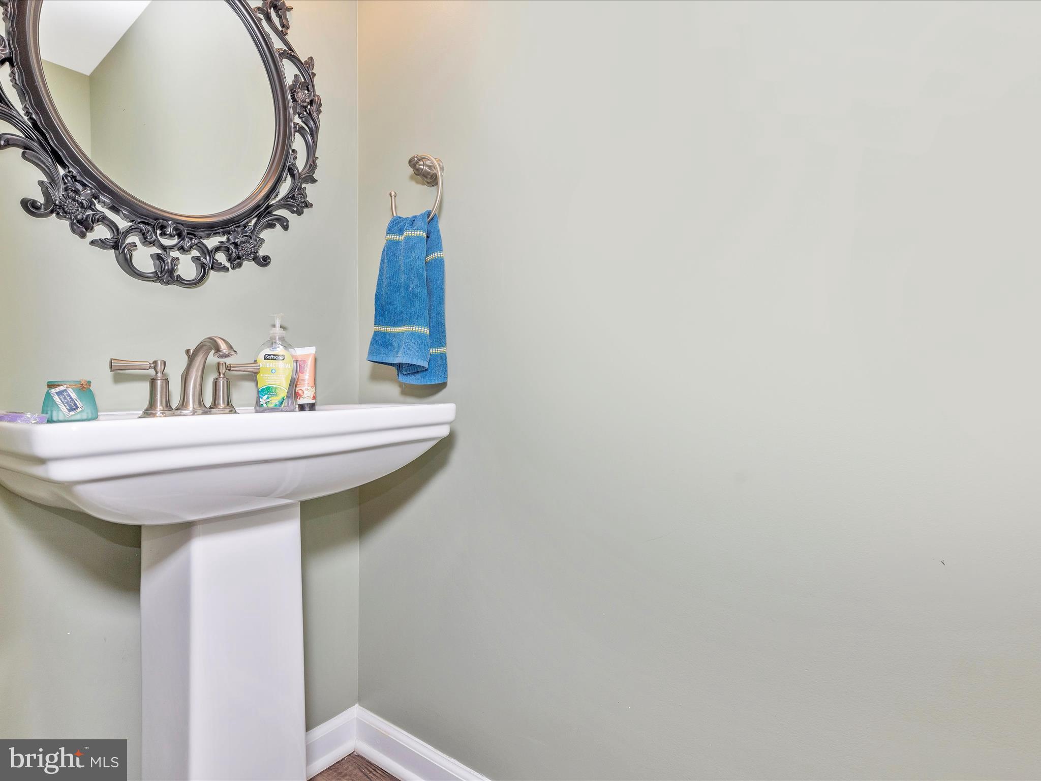 ROBIN MEADOWS - Residential