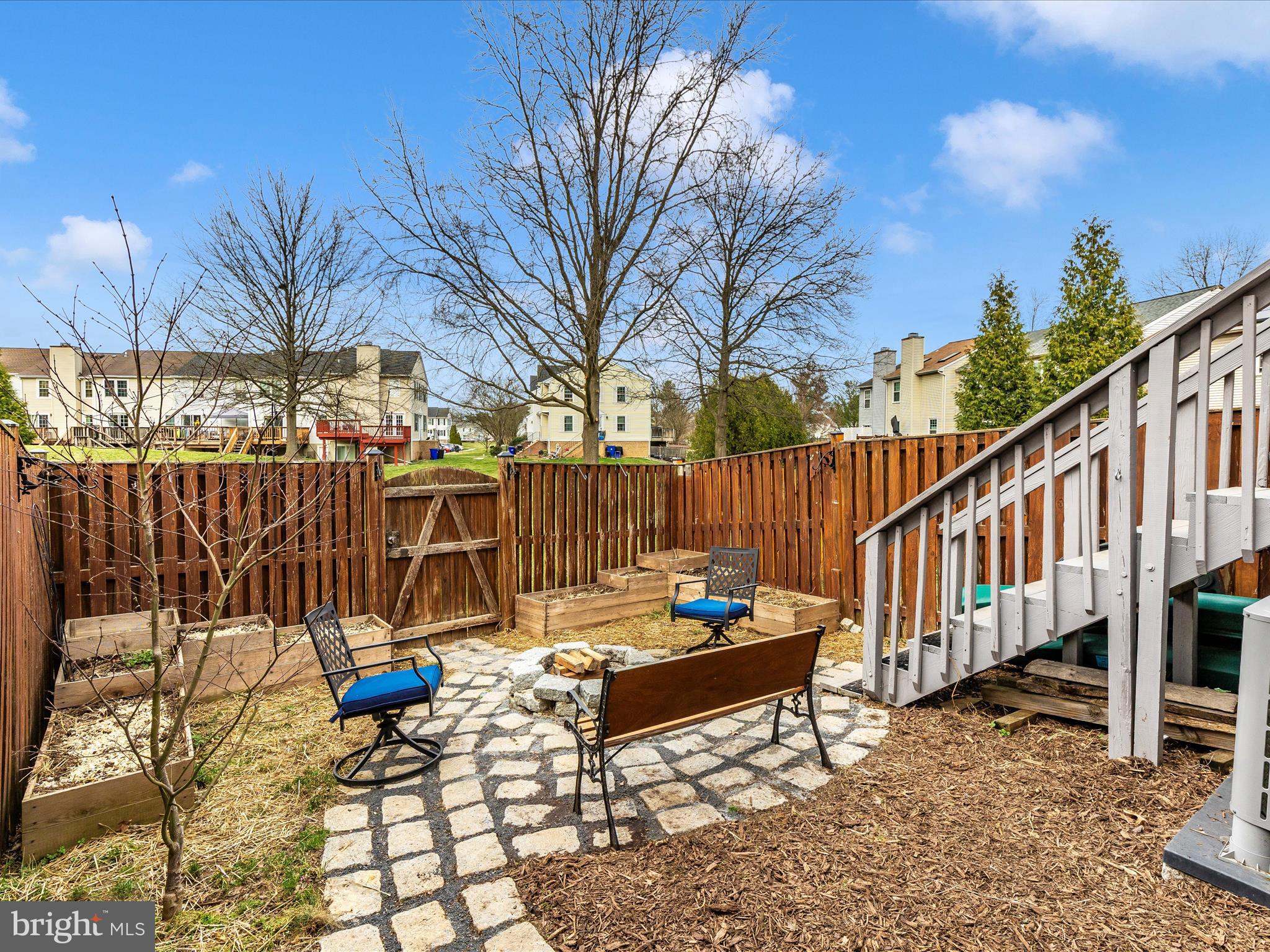 ROBIN MEADOWS - Residential