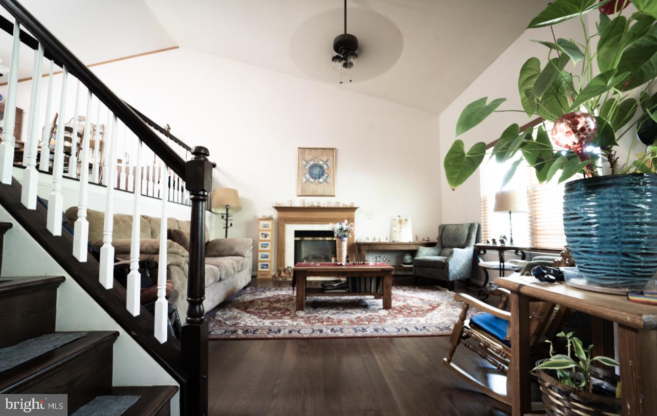 ARGYLE HILLS - Residential