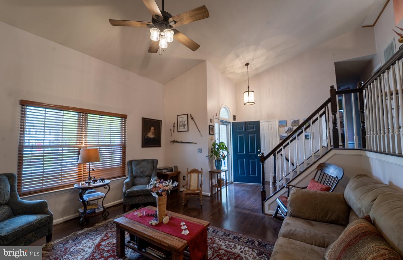 ARGYLE HILLS - Residential