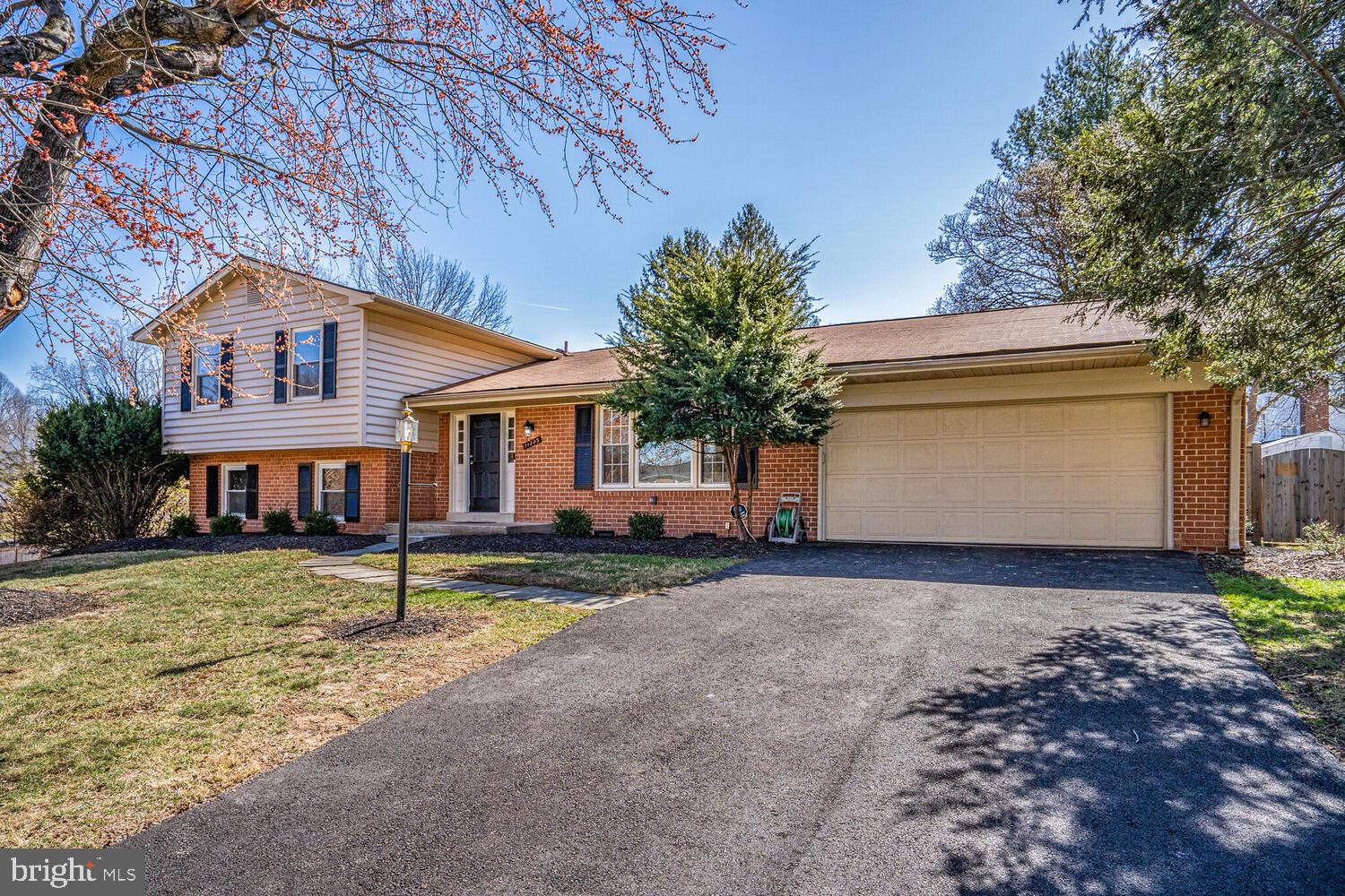 CLARKES LANDING - Residential