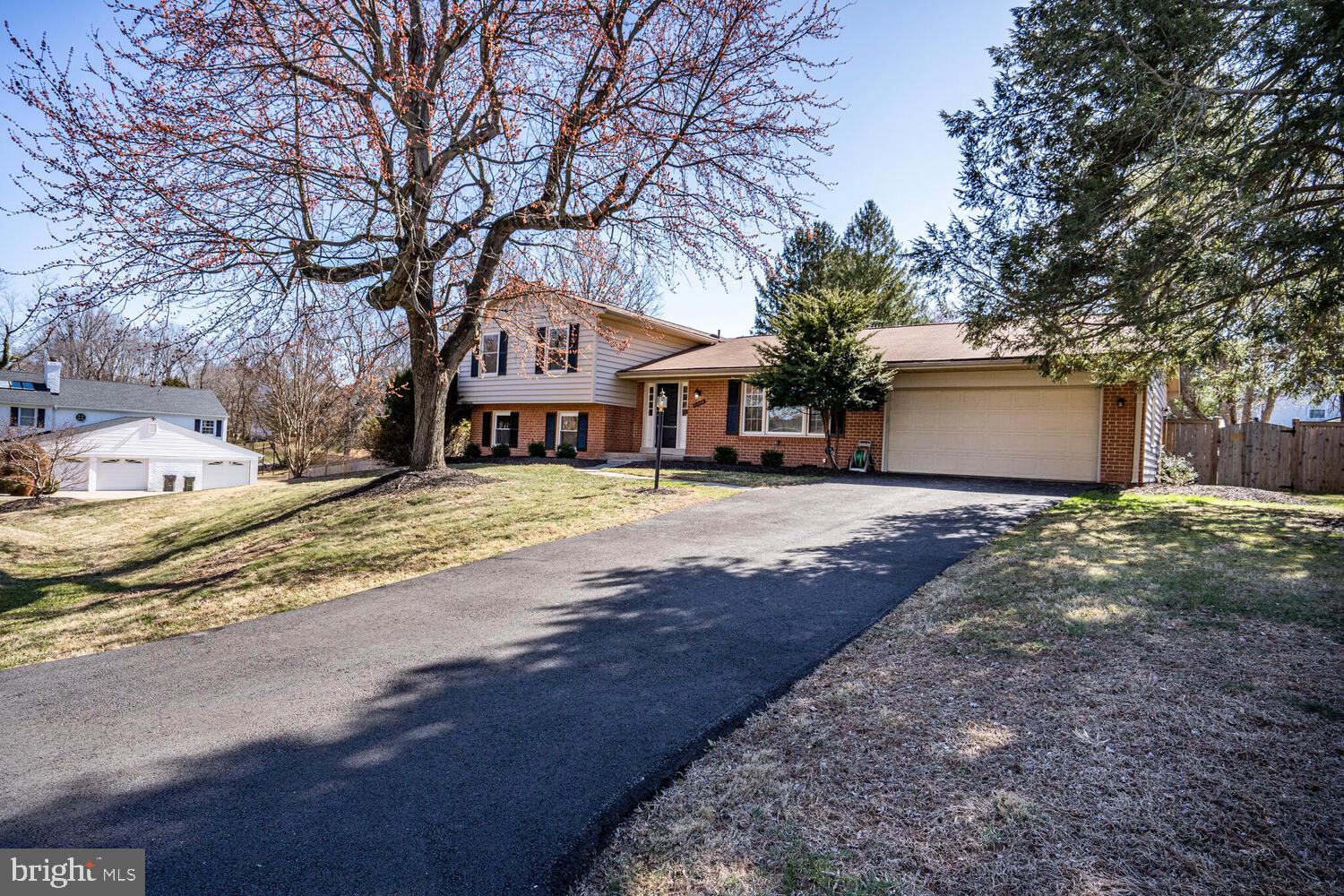 CLARKES LANDING - Residential