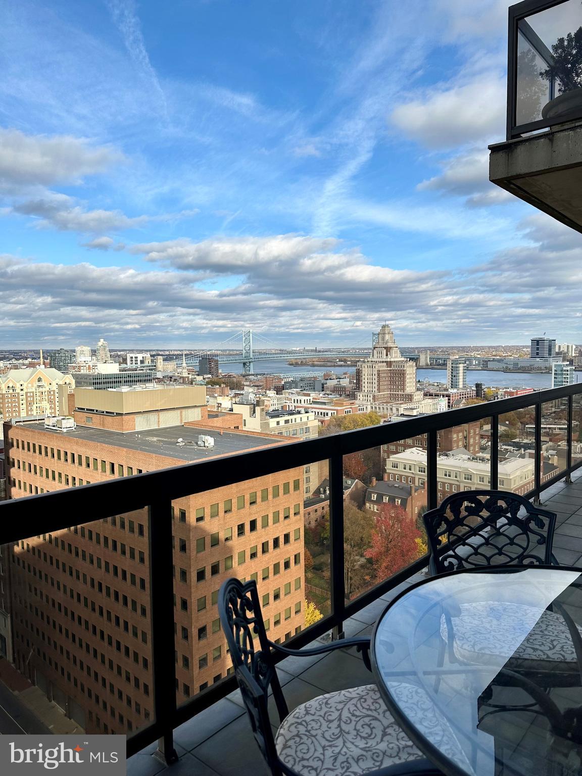 WASHINGTON SQ - Residential