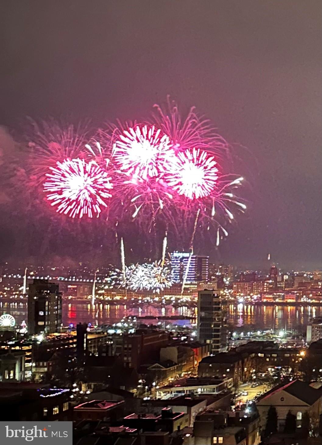 WASHINGTON SQ - Residential