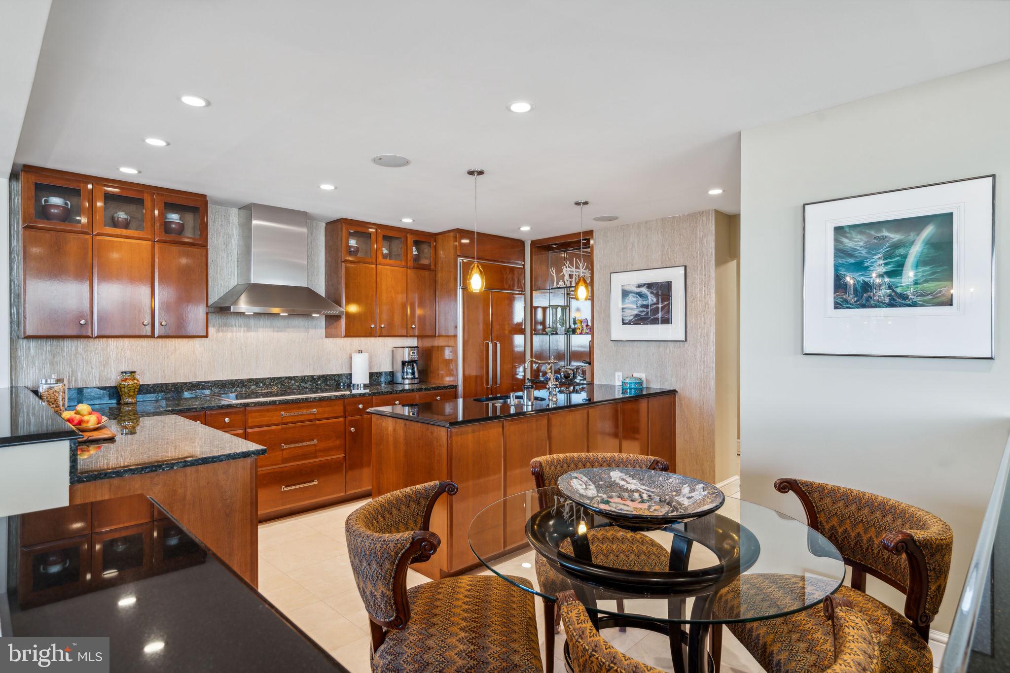 WASHINGTON SQ - Residential