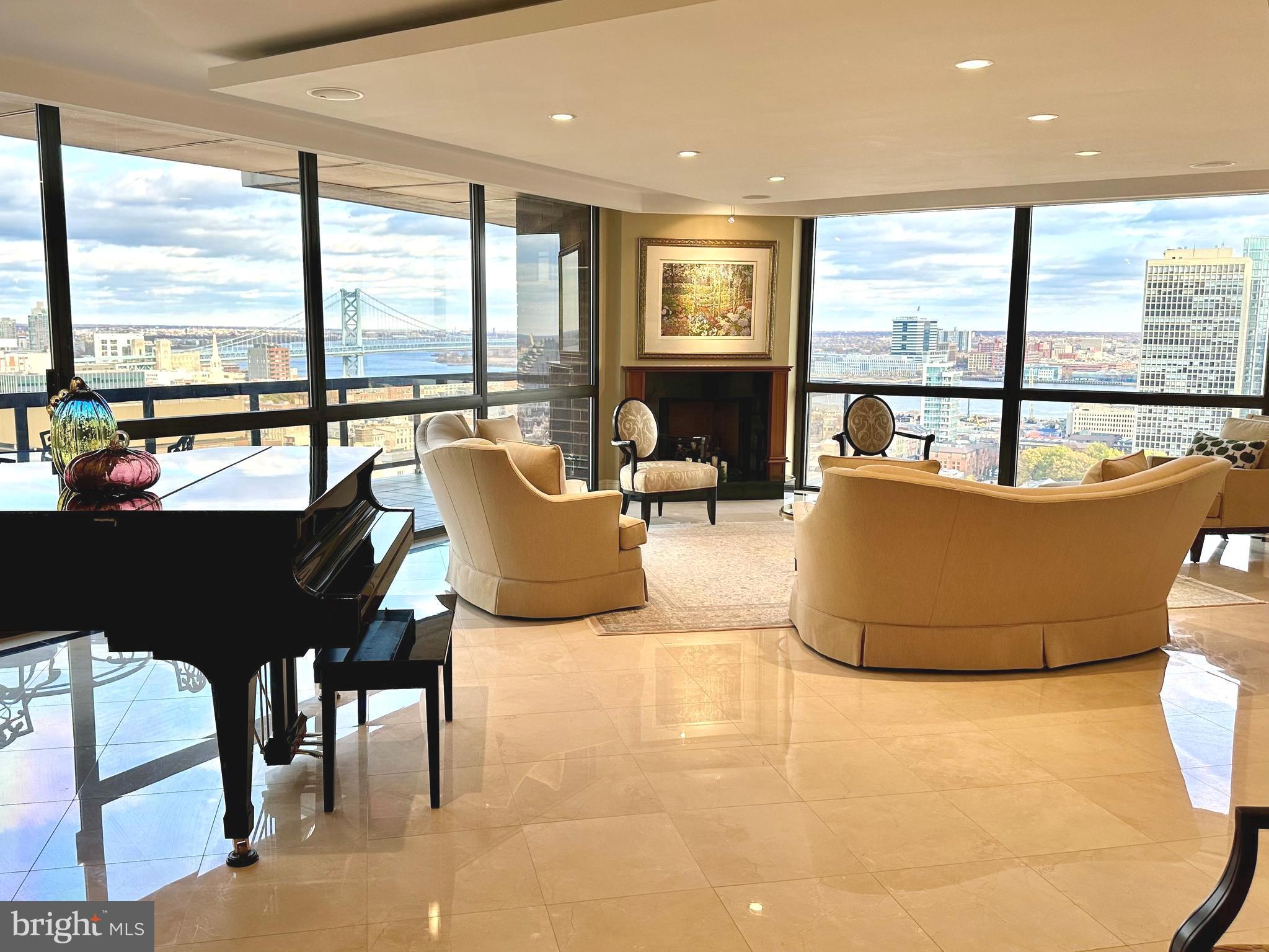 WASHINGTON SQ - Residential