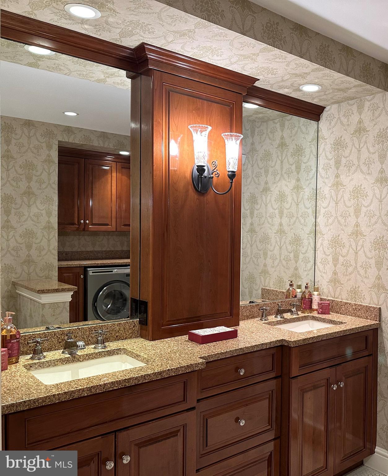 WASHINGTON SQ - Residential