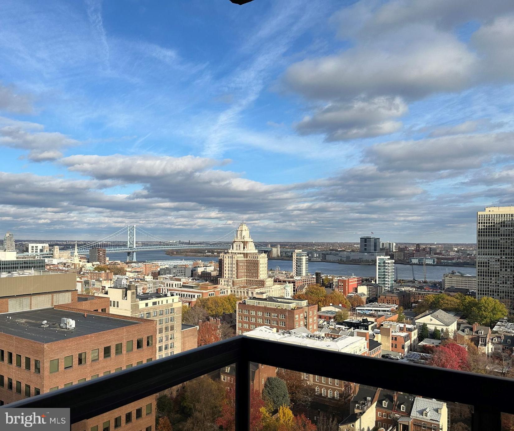 WASHINGTON SQ - Residential
