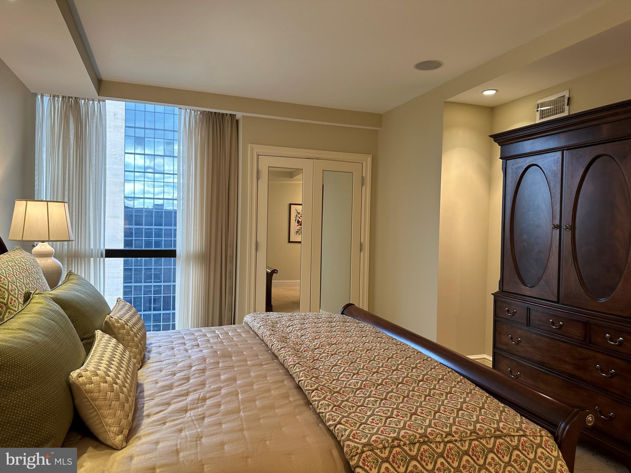 WASHINGTON SQ - Residential