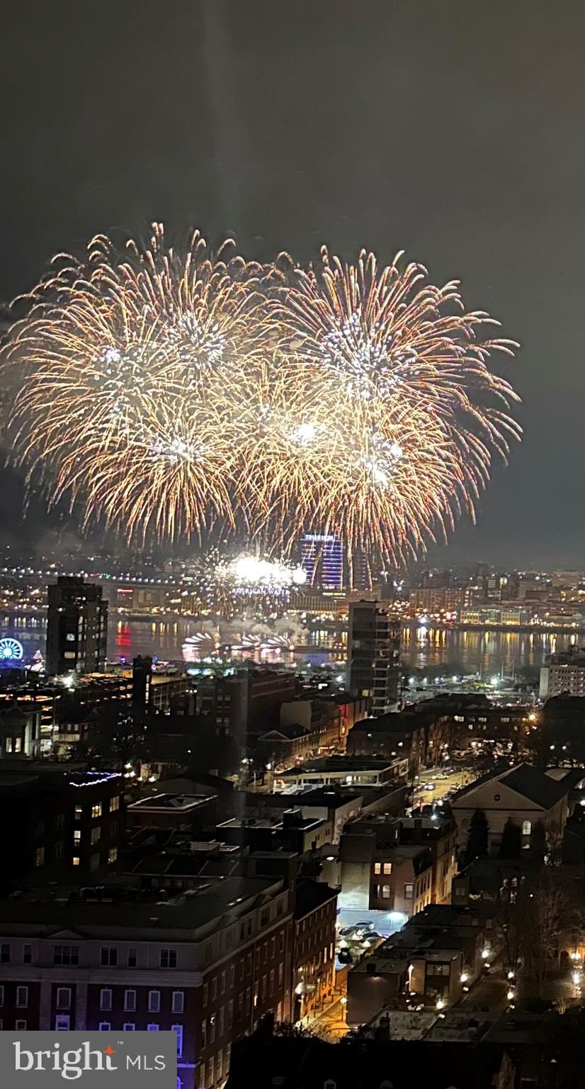 WASHINGTON SQ - Residential