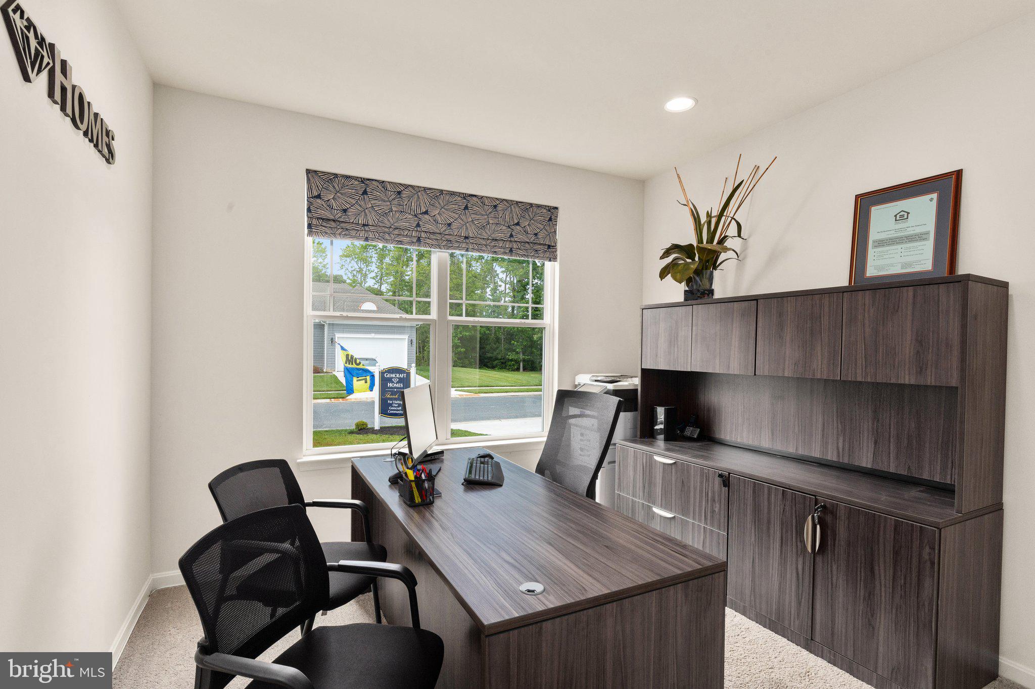 CAPTAIN'S COVE - Residential