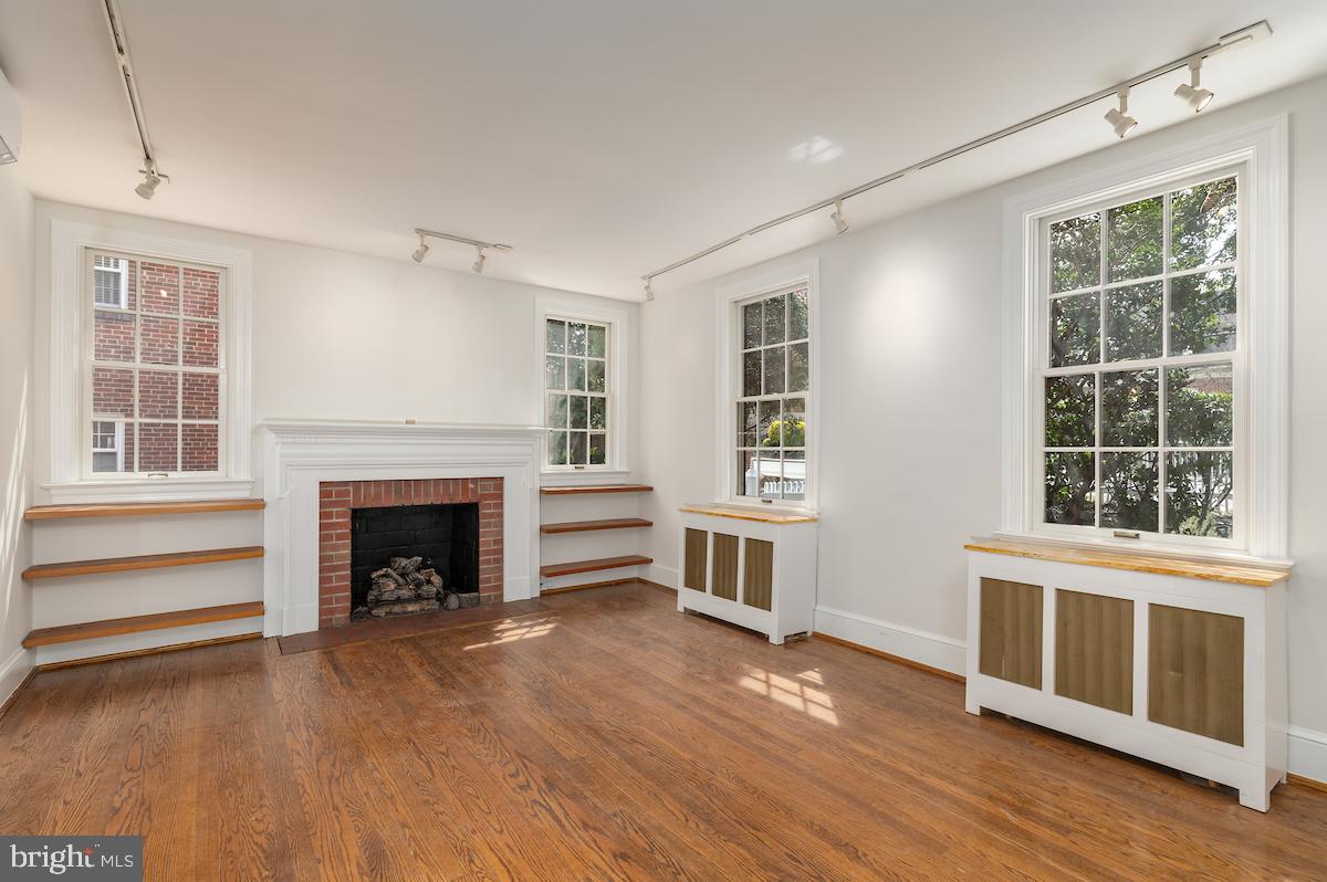 ROSEMONT - Residential