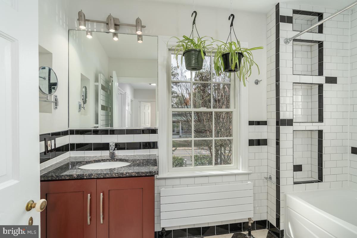 ROSEMONT - Residential