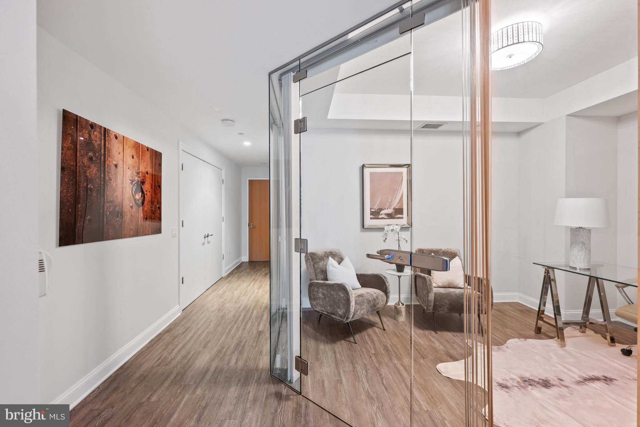 TURNBERRY TOWER - Residential