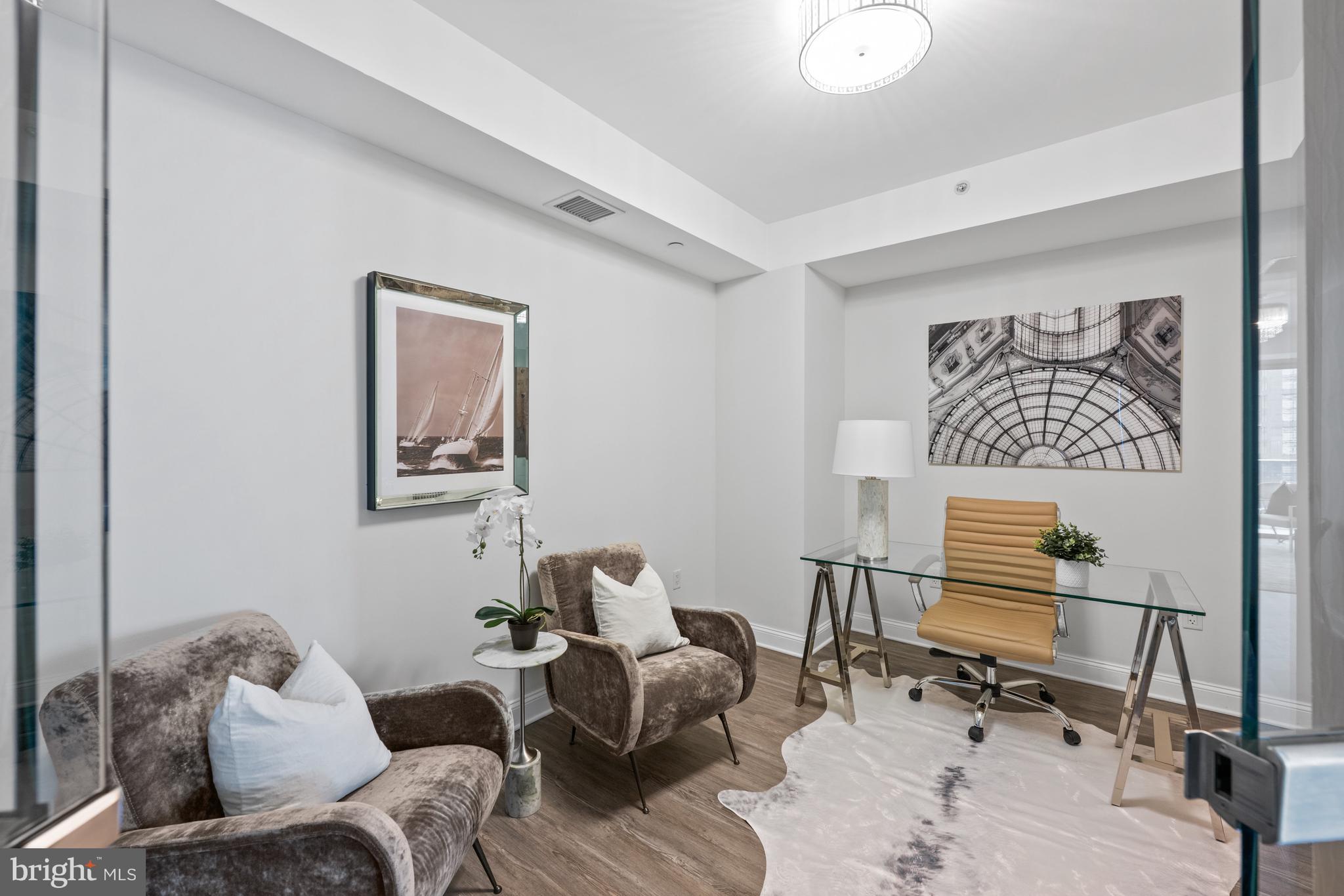 TURNBERRY TOWER - Residential